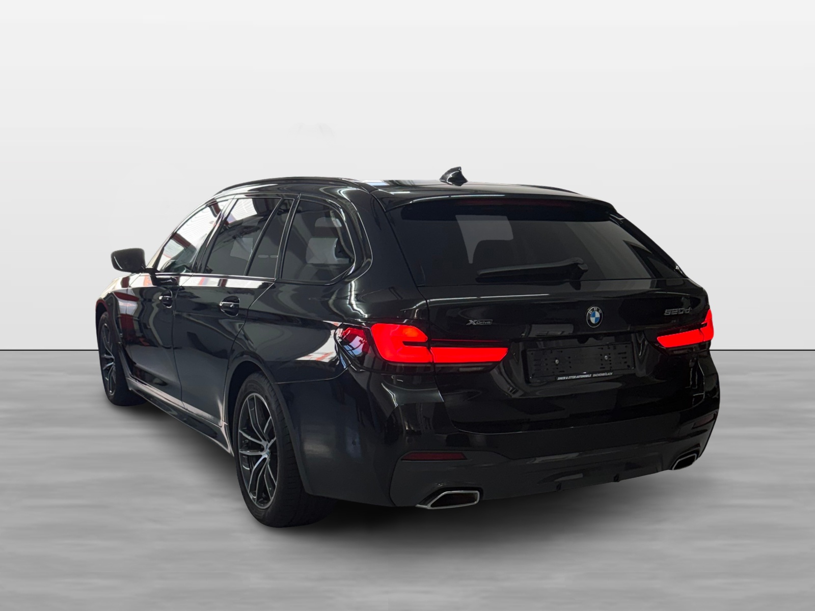 BMW 520d xDrive 48V Touring Pure M Sport Edition-image-3