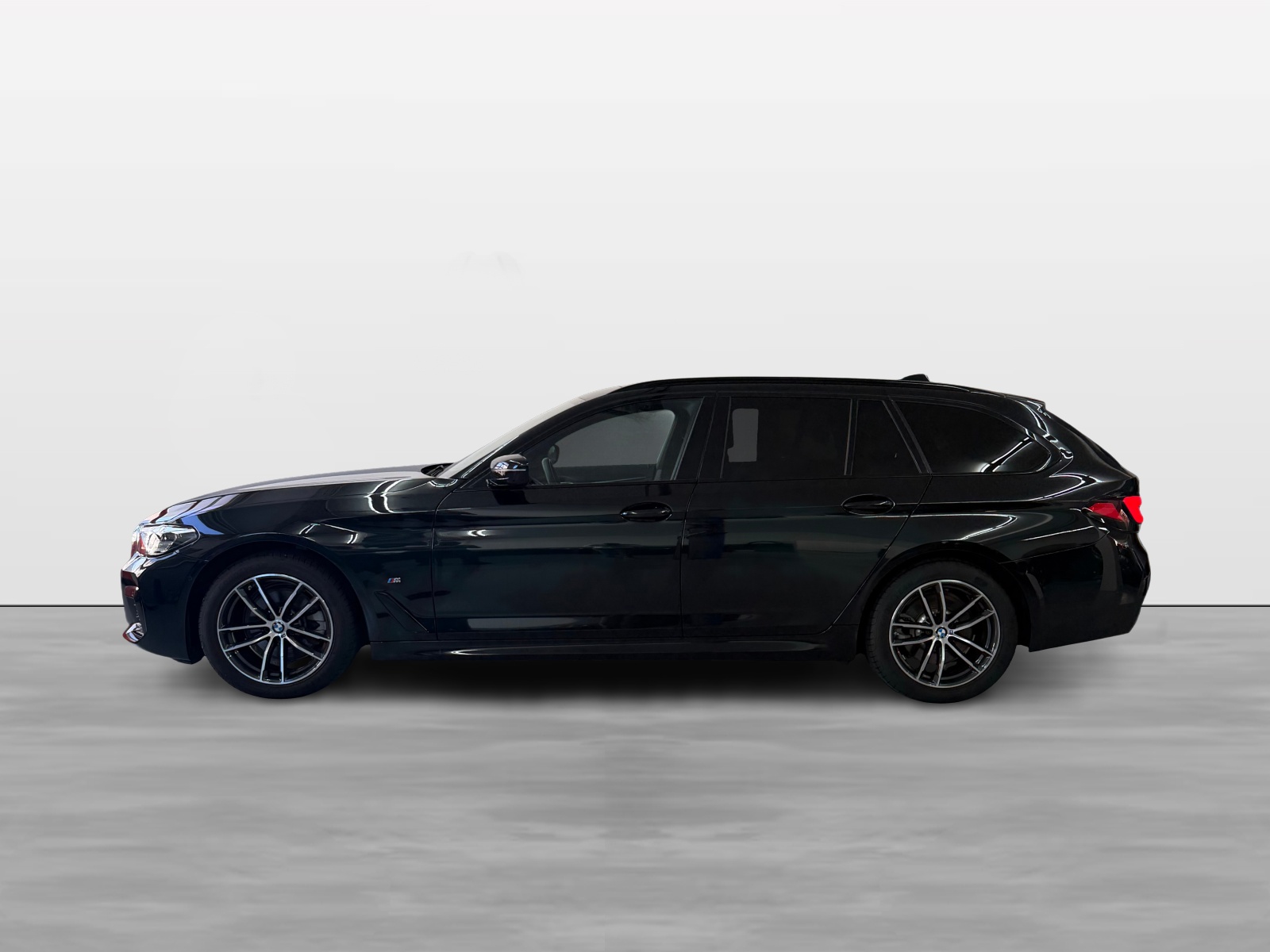 BMW 520d xDrive 48V Touring Pure M Sport Edition-image-2