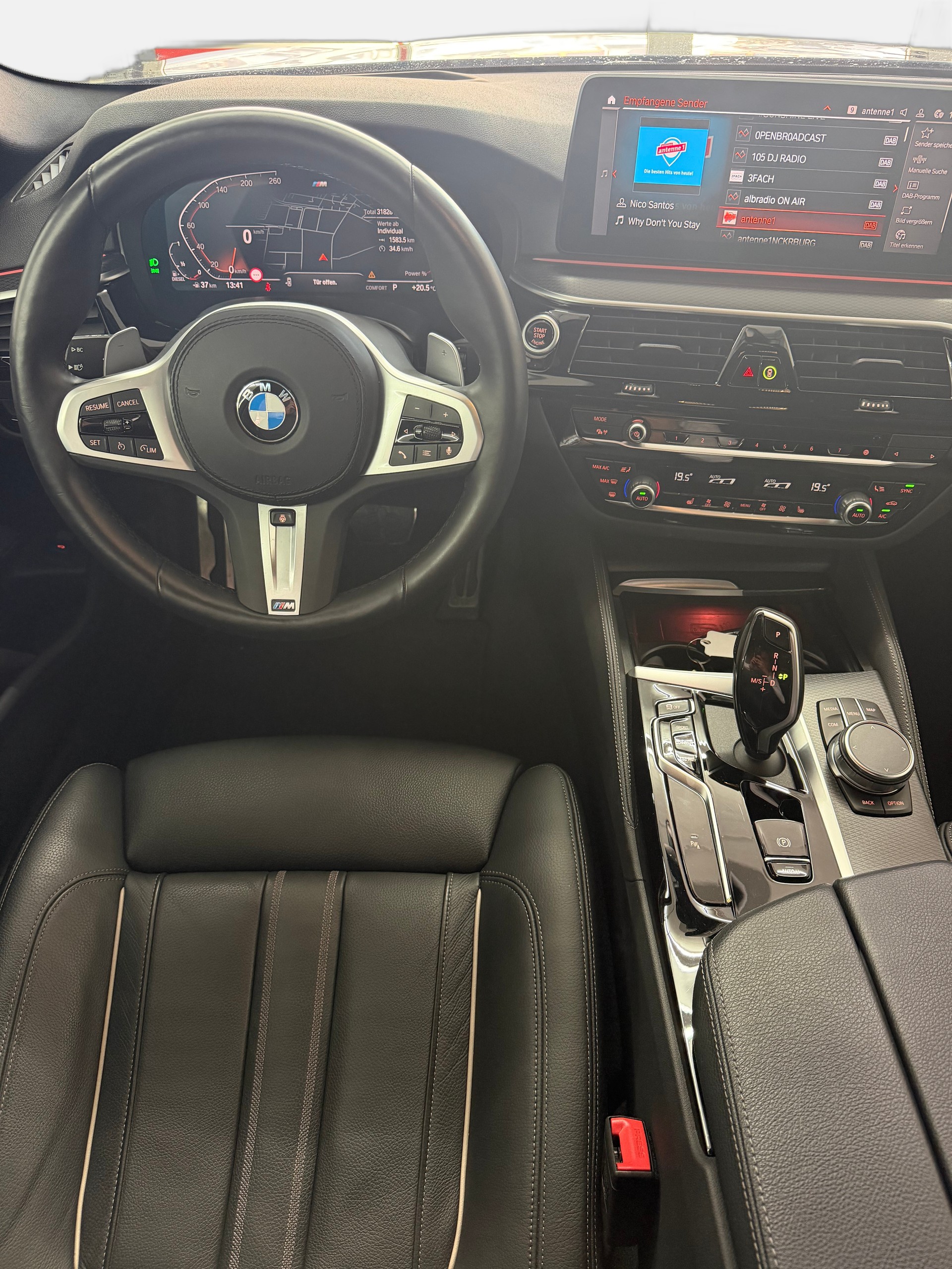 BMW 520d xDrive 48V Touring Pure M Sport Edition-image-6