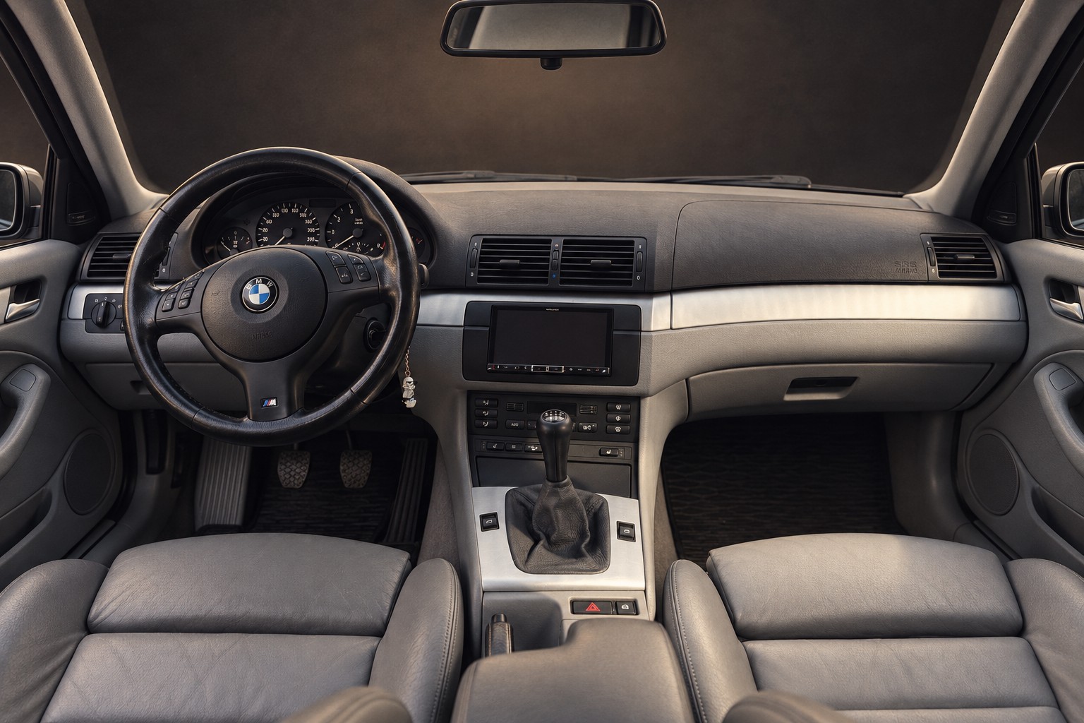 BMW 330xi-image-5