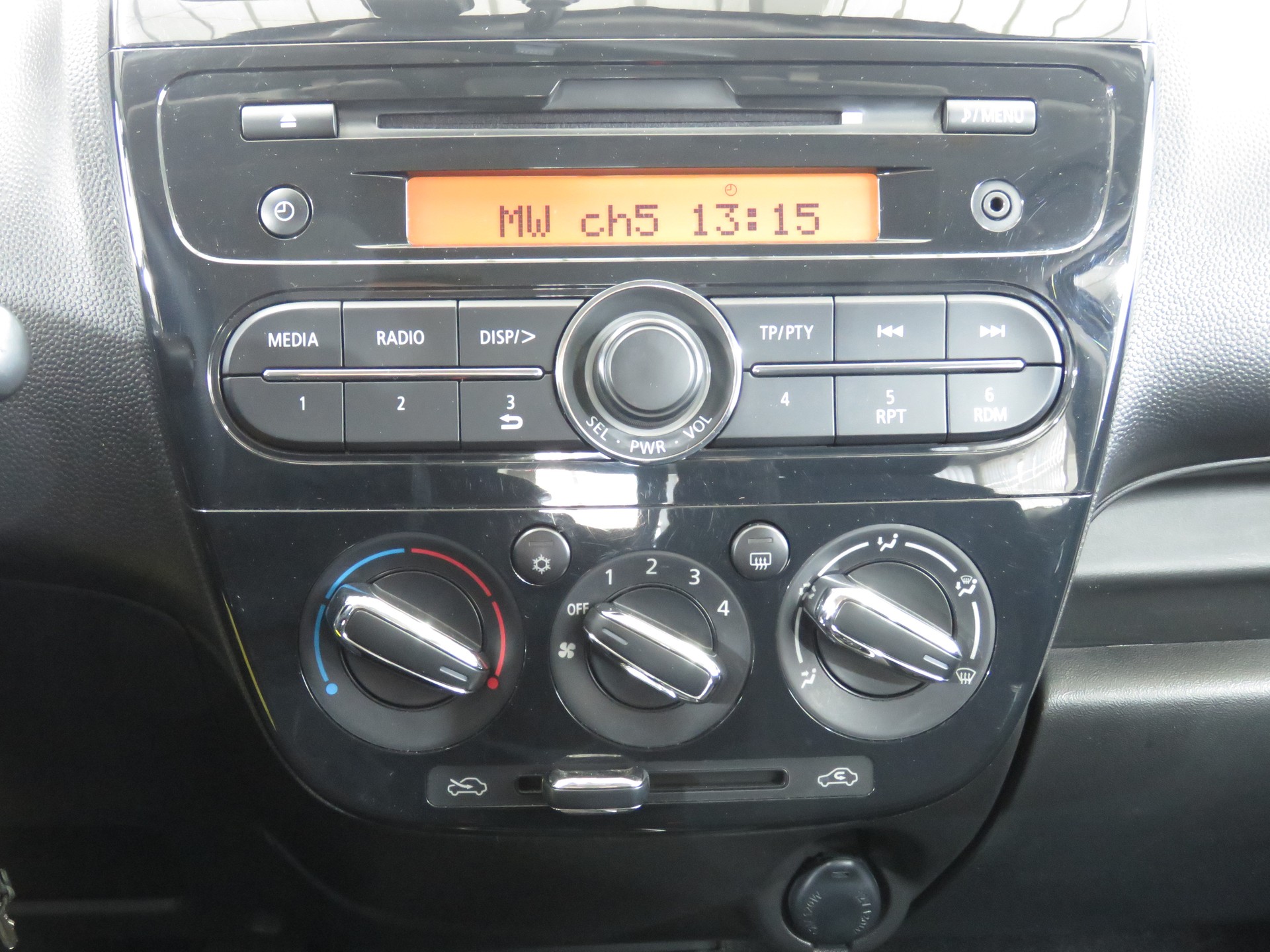 MITSUBISHI Space Star 1.2 CVT Value Automat-image-14