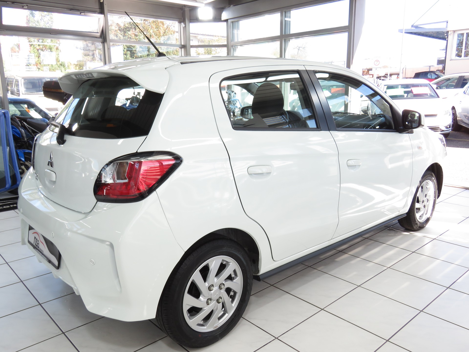 MITSUBISHI Space Star 1.2 CVT Value Automat-image-3
