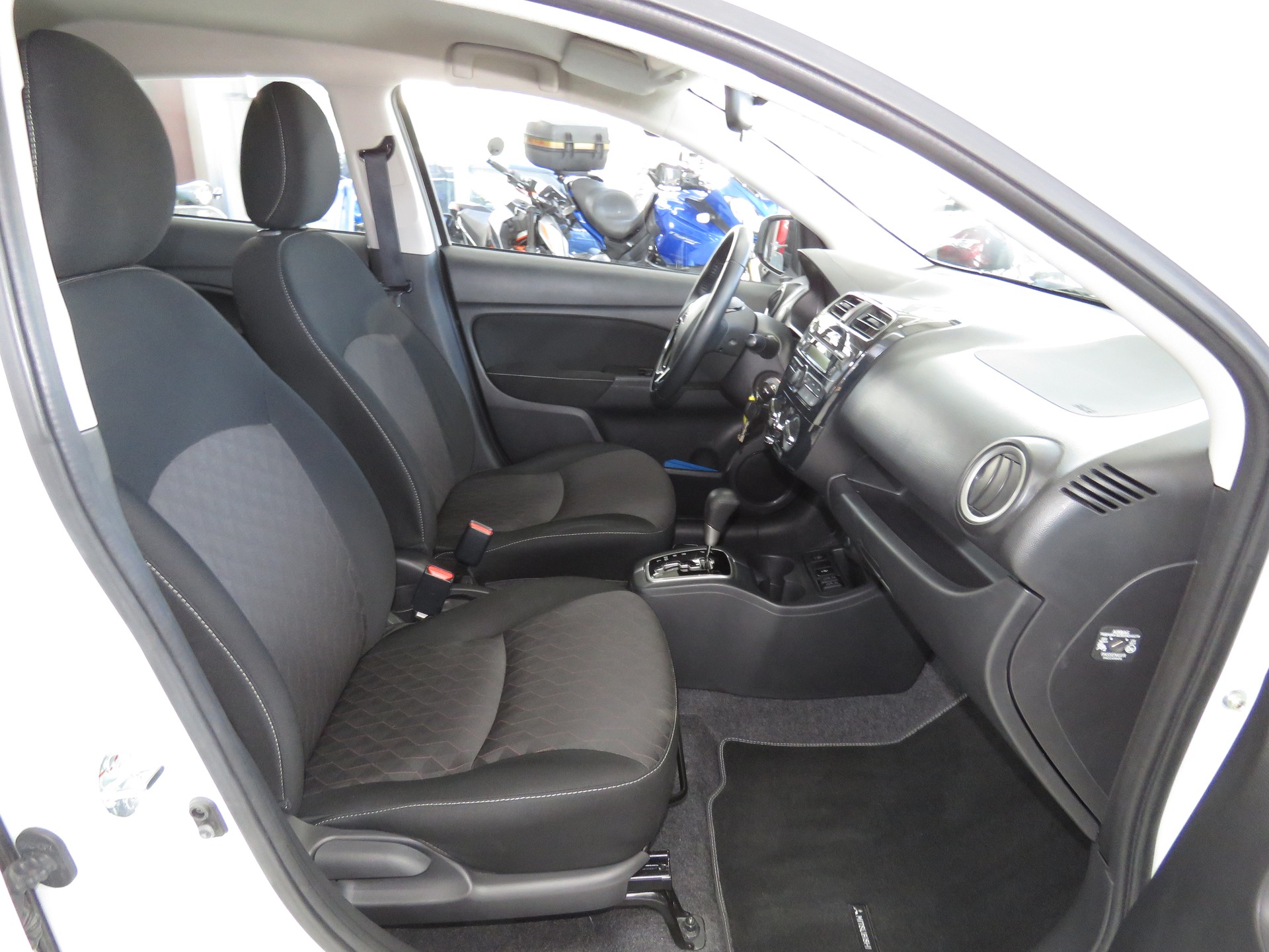 MITSUBISHI Space Star 1.2 CVT Value Automat-image-11