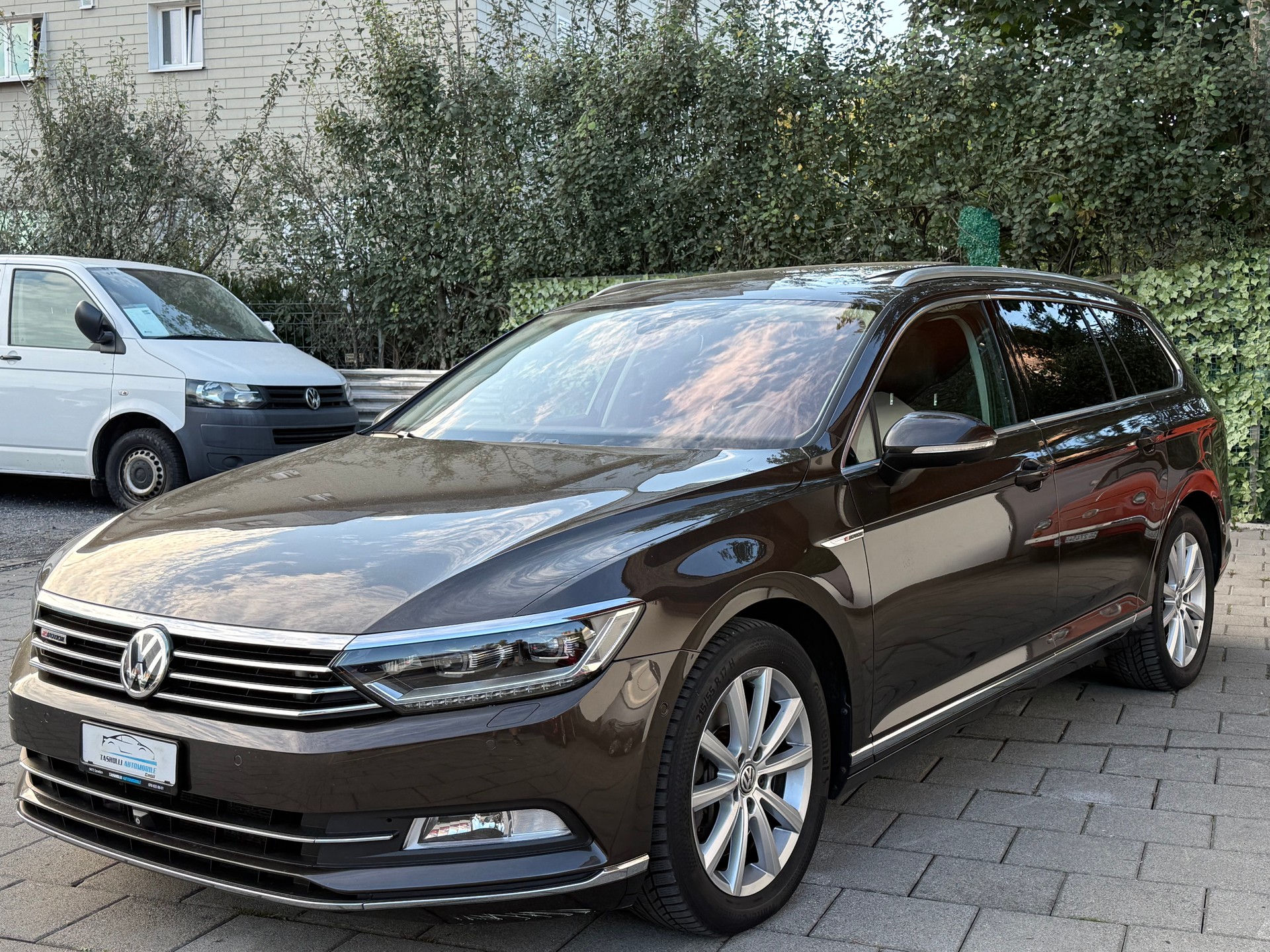 VW Passat Variant 2.0 TDI BMT High. DSG 4Motion-image-2
