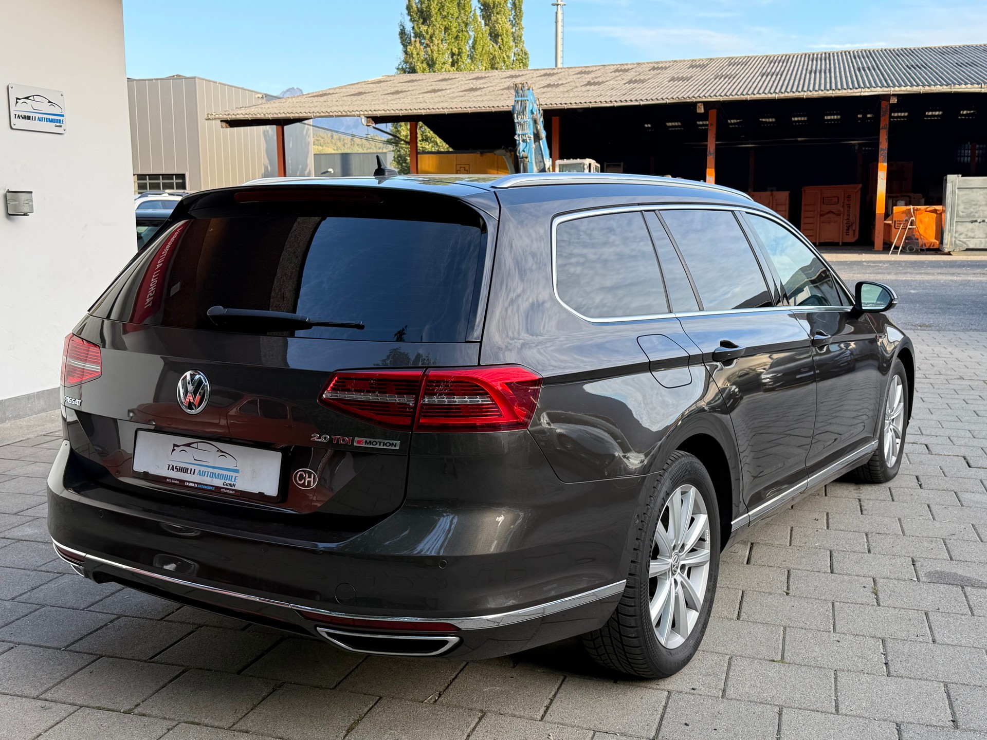 VW Passat Variant 2.0 TDI BMT High. DSG 4Motion-image-6