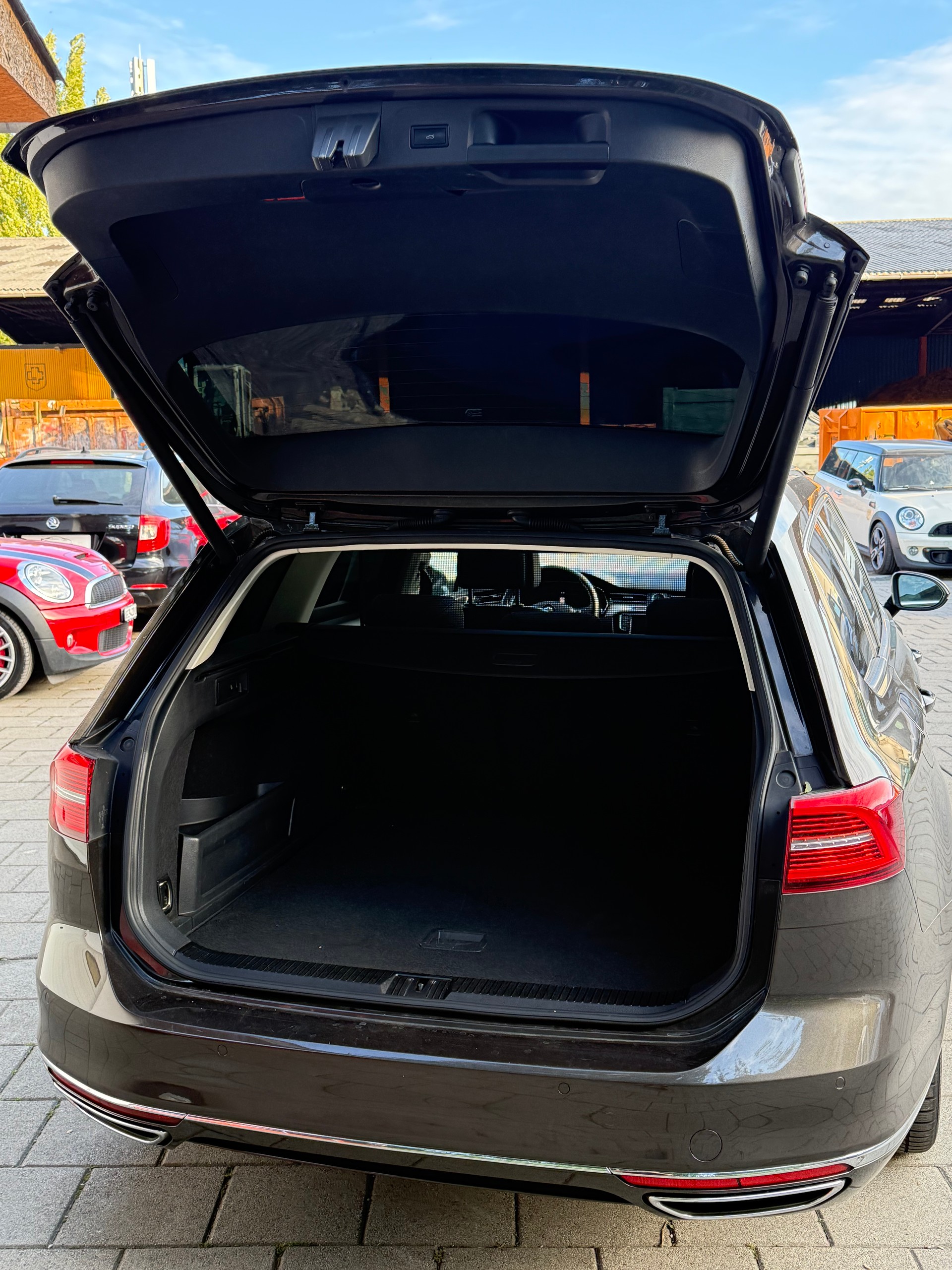 VW Passat Variant 2.0 TDI BMT High. DSG 4Motion-image-5