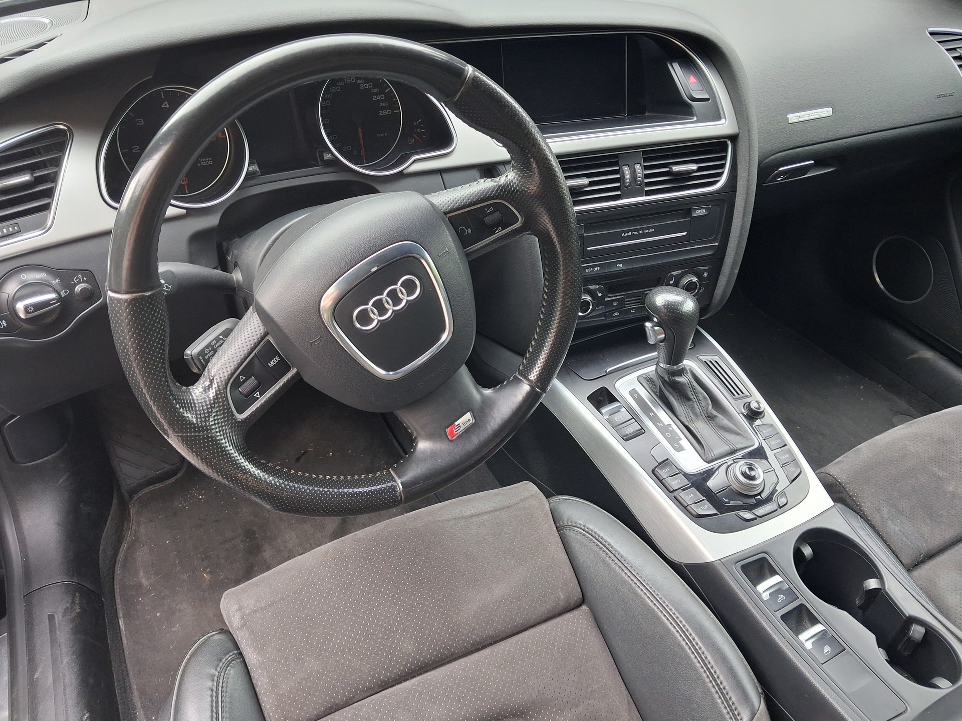AUDI A5 Cabriolet 3.0 TDI quattro S-tronic-image-7