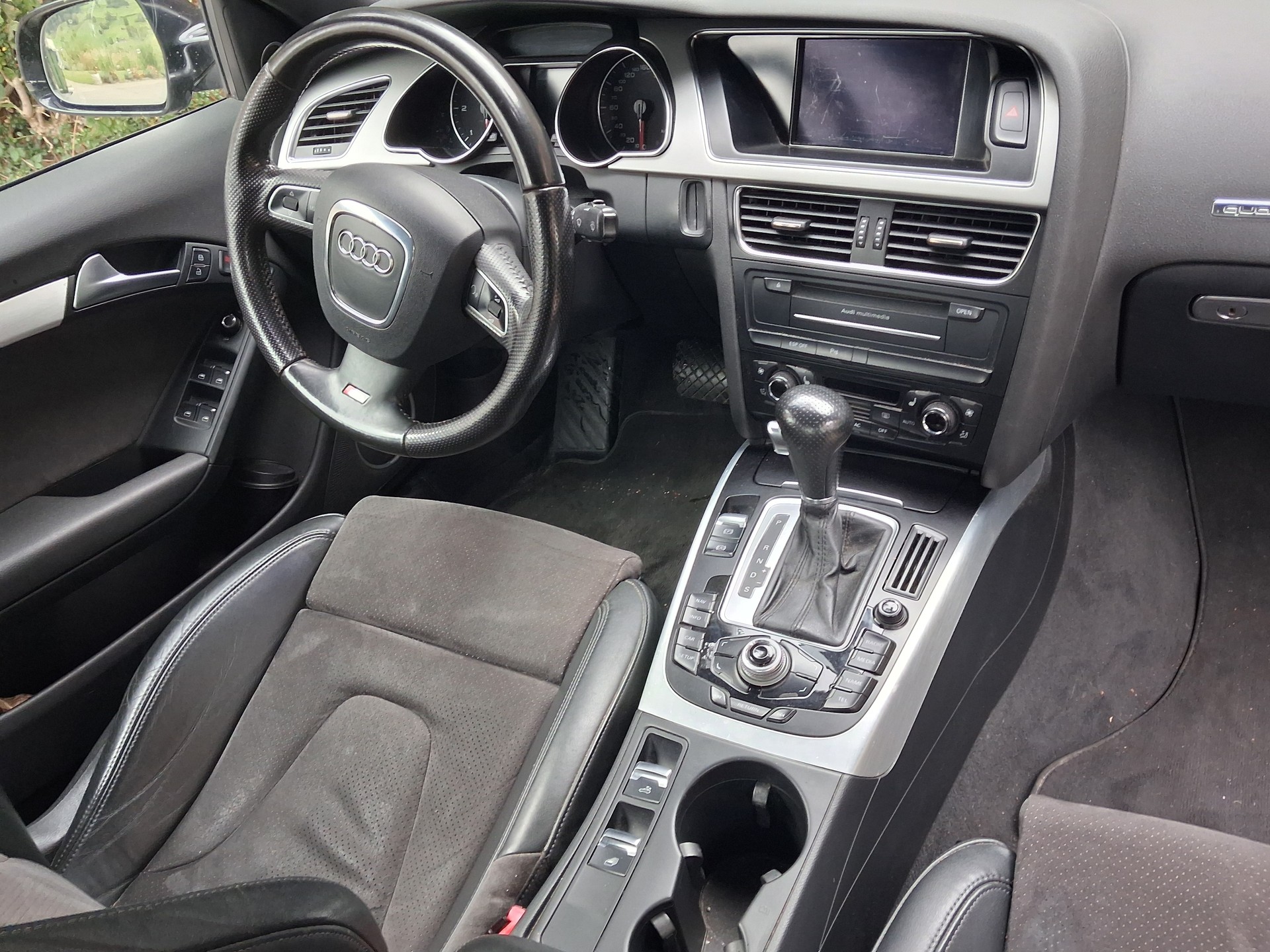 AUDI A5 Cabriolet 3.0 TDI quattro S-tronic-image-8