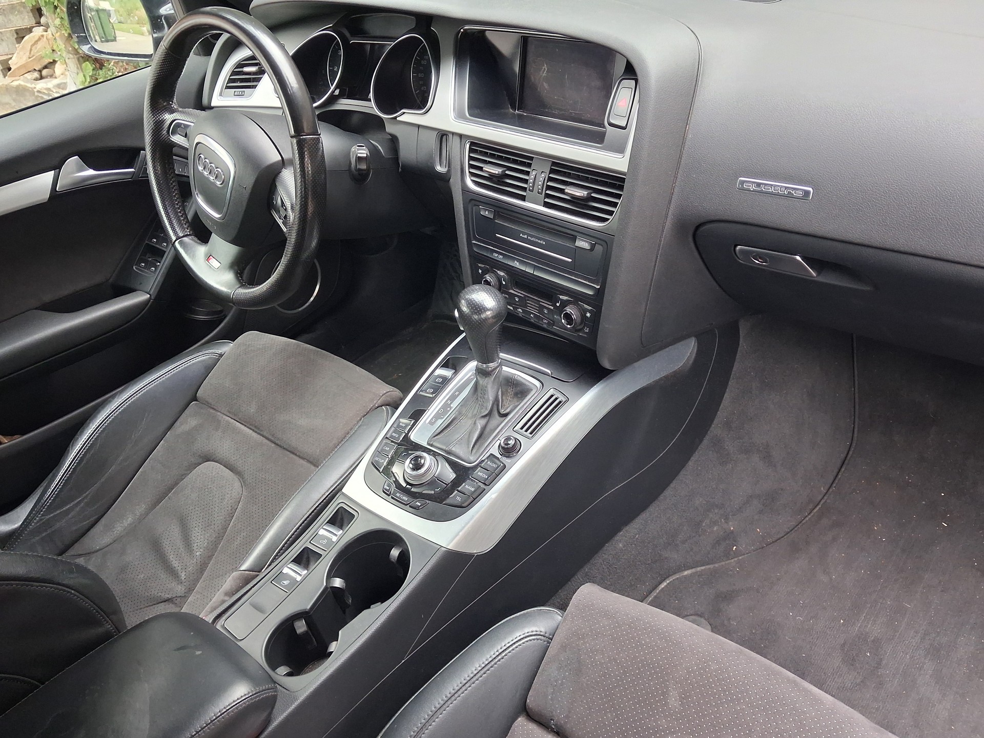 AUDI A5 Cabriolet 3.0 TDI quattro S-tronic-image-6