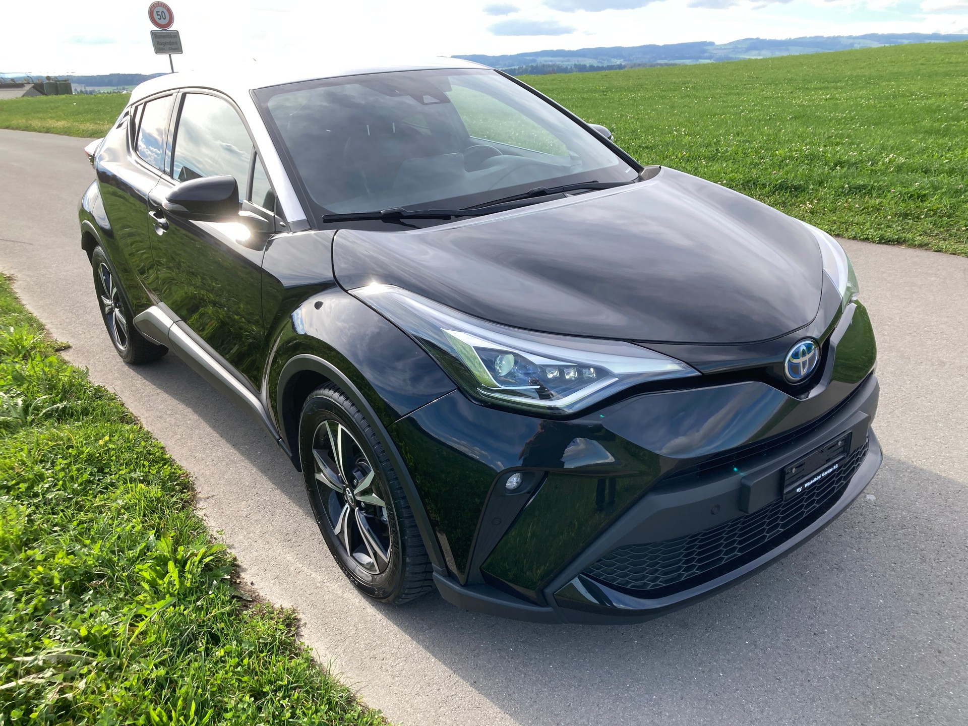TOYOTA C-HR 2.0 HSD CVT Move-image-1