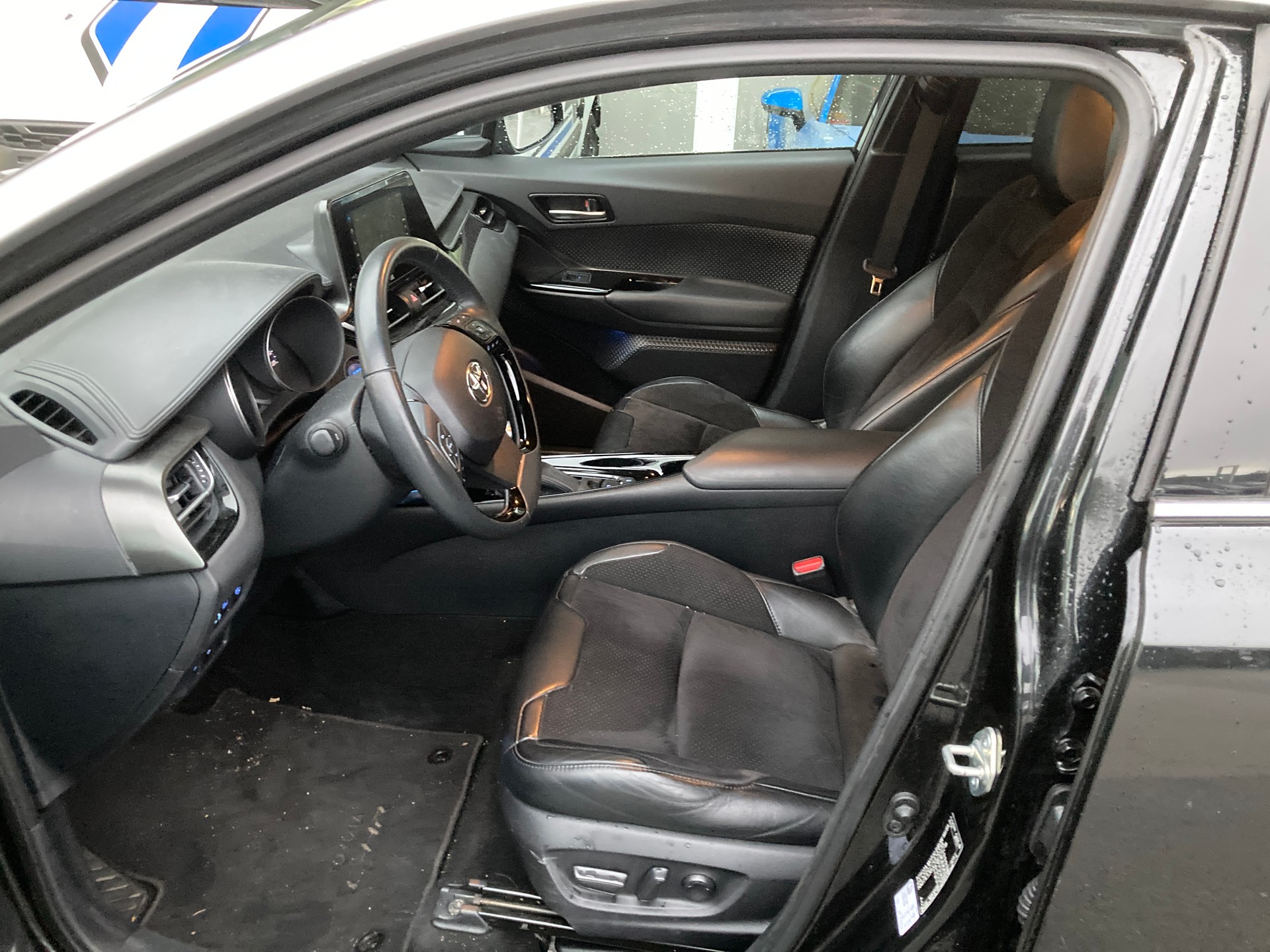 TOYOTA C-HR 2.0 HSD CVT Move-image-3