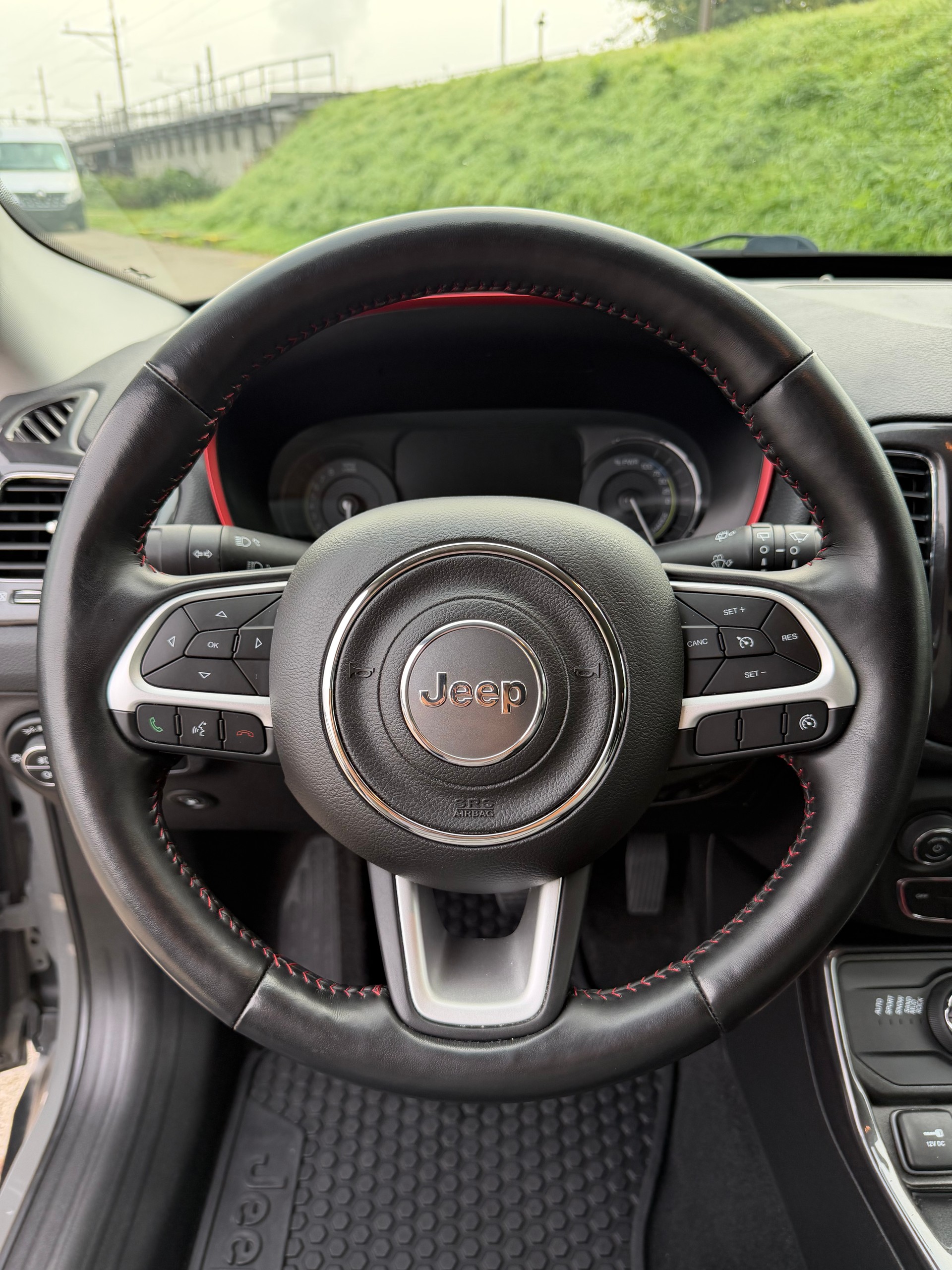 JEEP Compass 1.3 T PHEV Trailhawk AWD-image-10