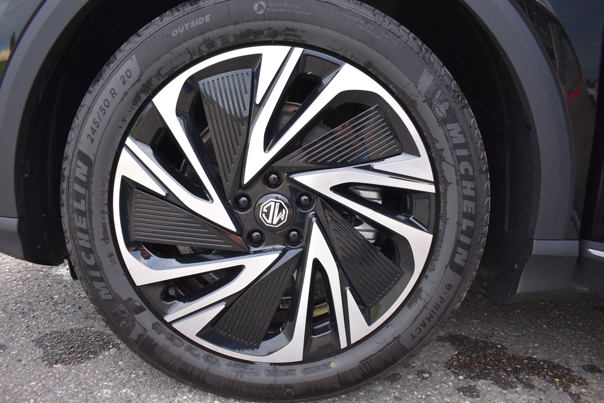 MG S6 EV 77kWh Luxury AWD-image-14