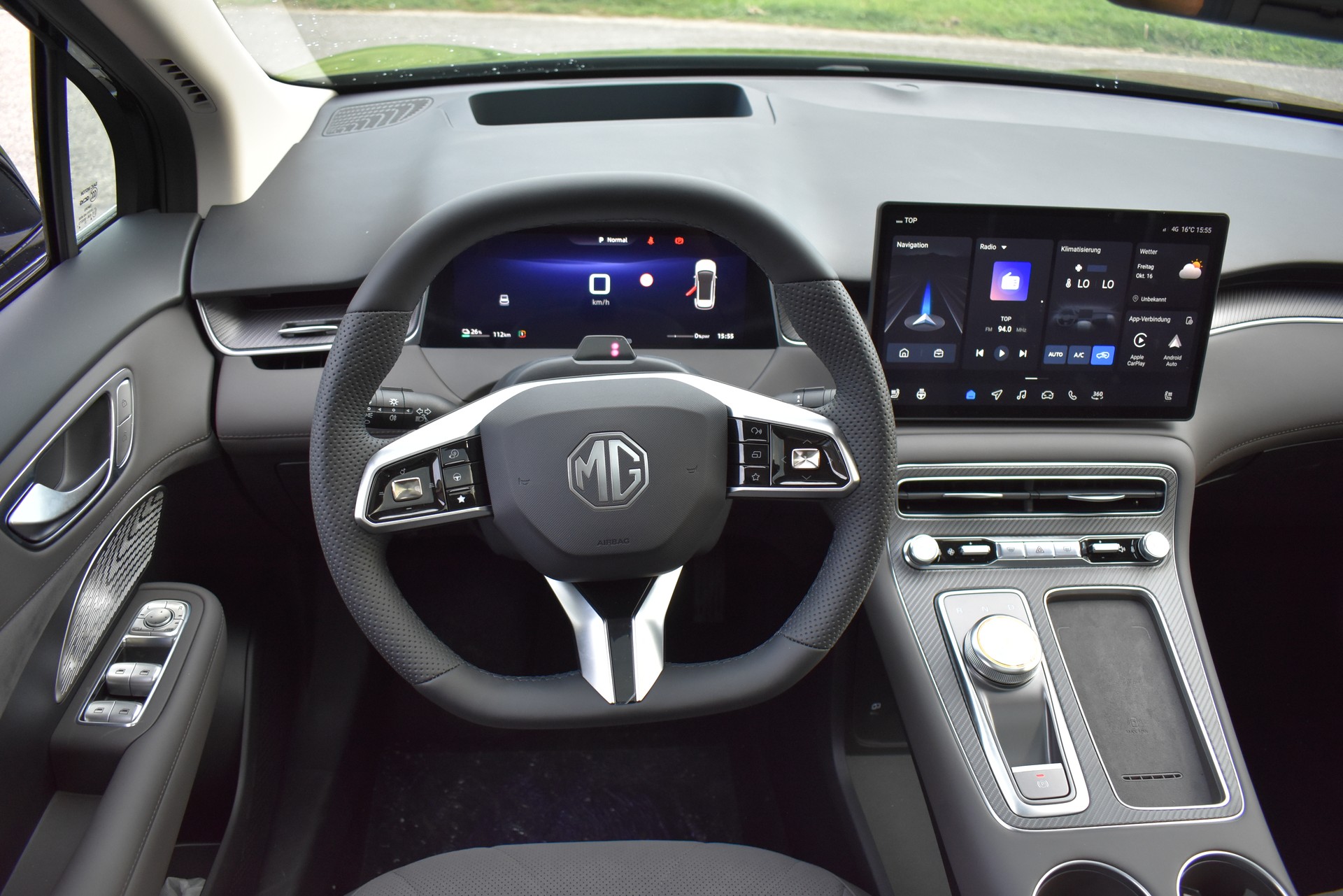 MG S6 EV 77kWh Luxury AWD-image-11