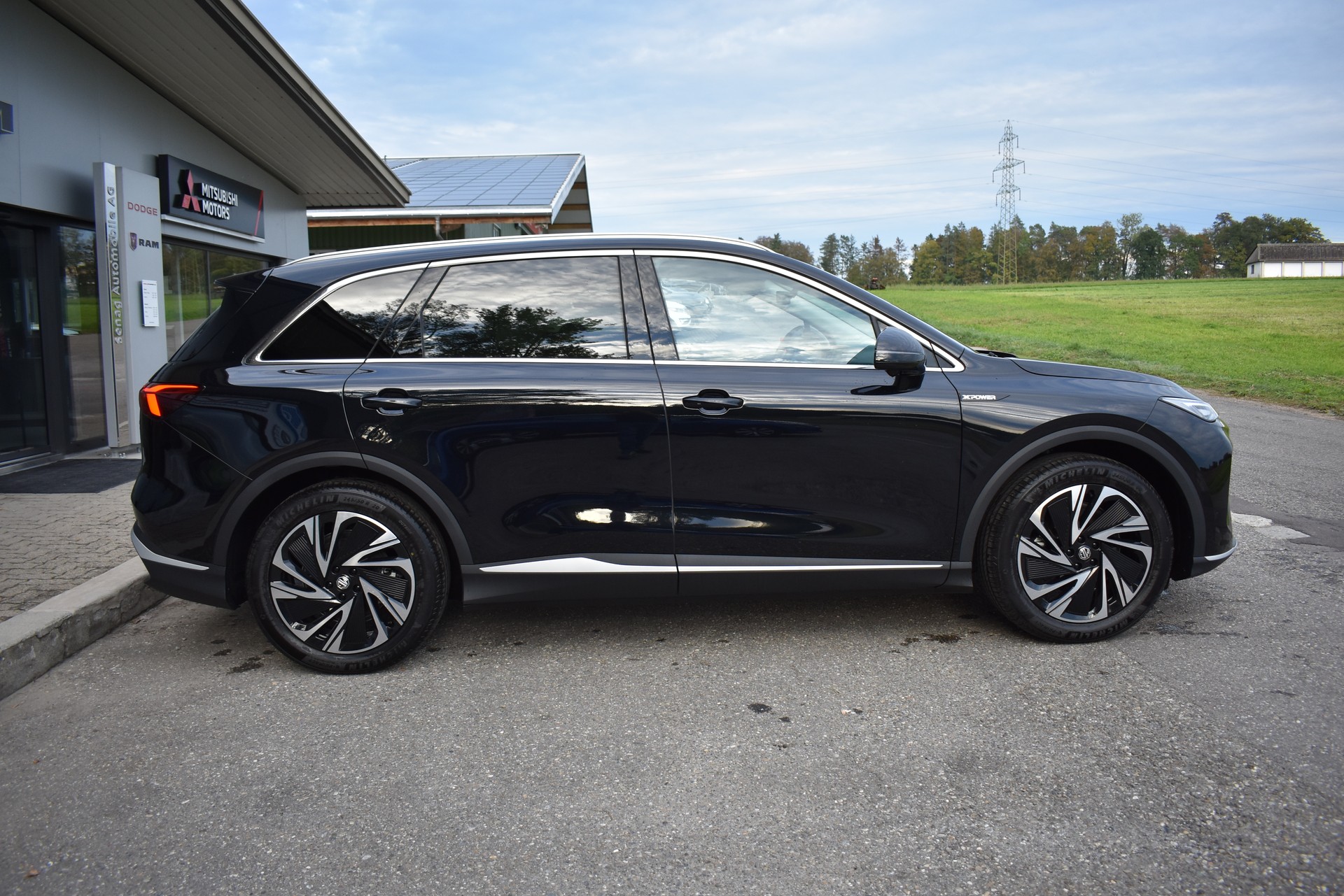 MG S6 EV 77kWh Luxury AWD-image-3