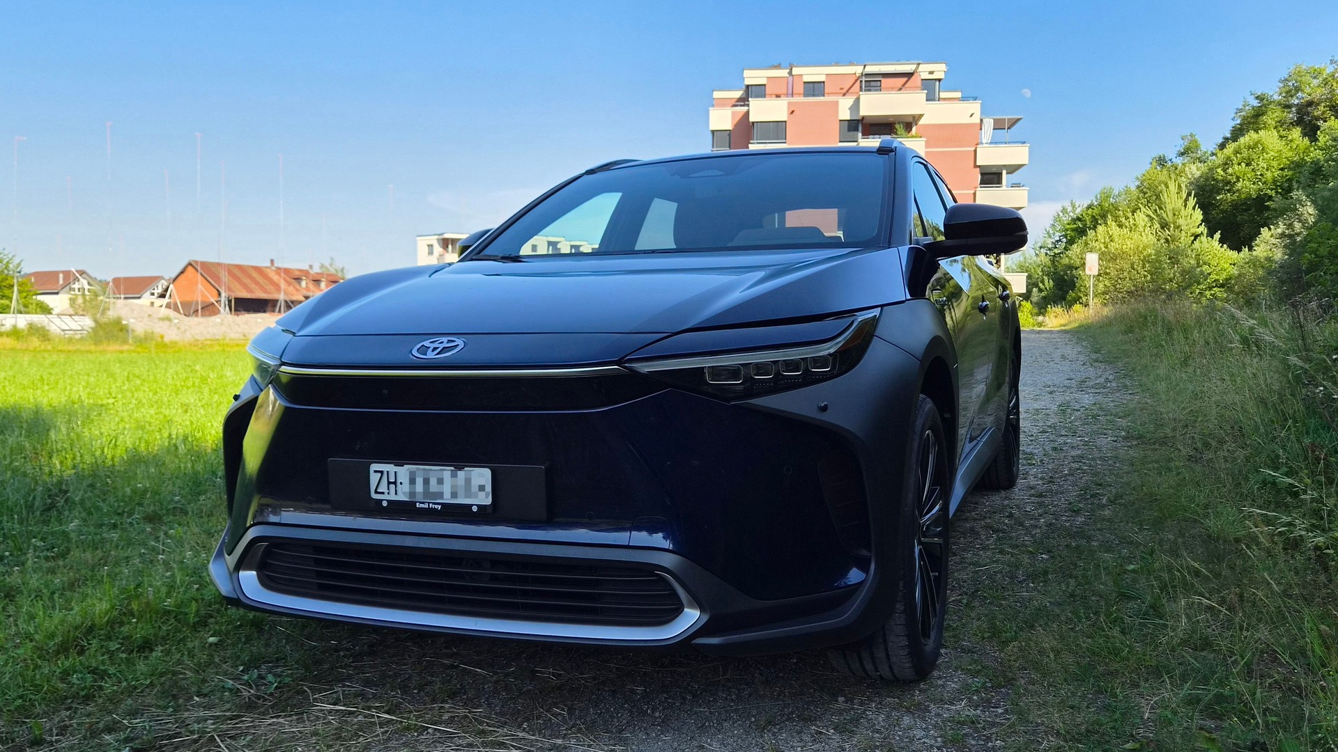 TOYOTA Premium AWD-image-2