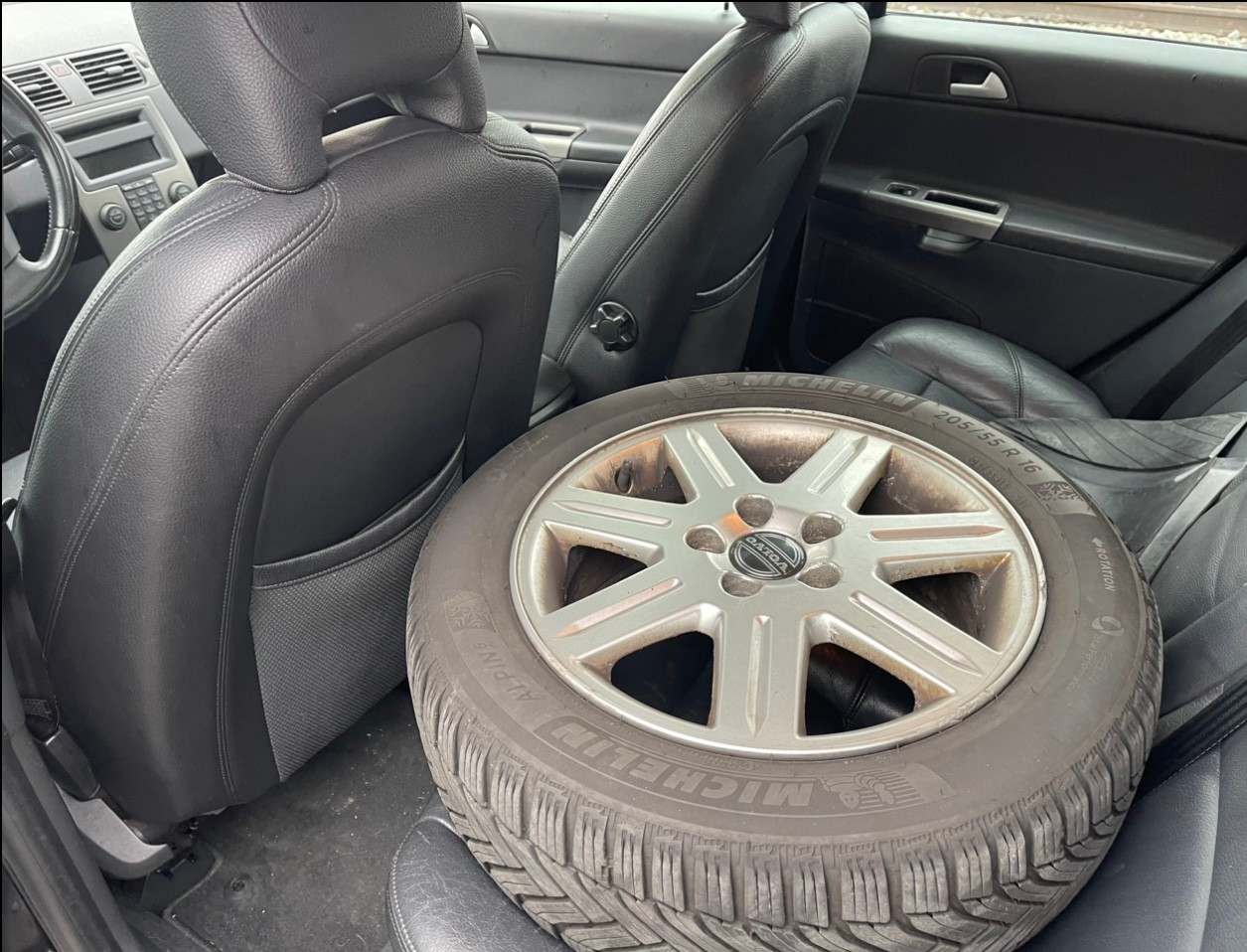 VOLVO V50 T5 AWD Kinetic-image-10