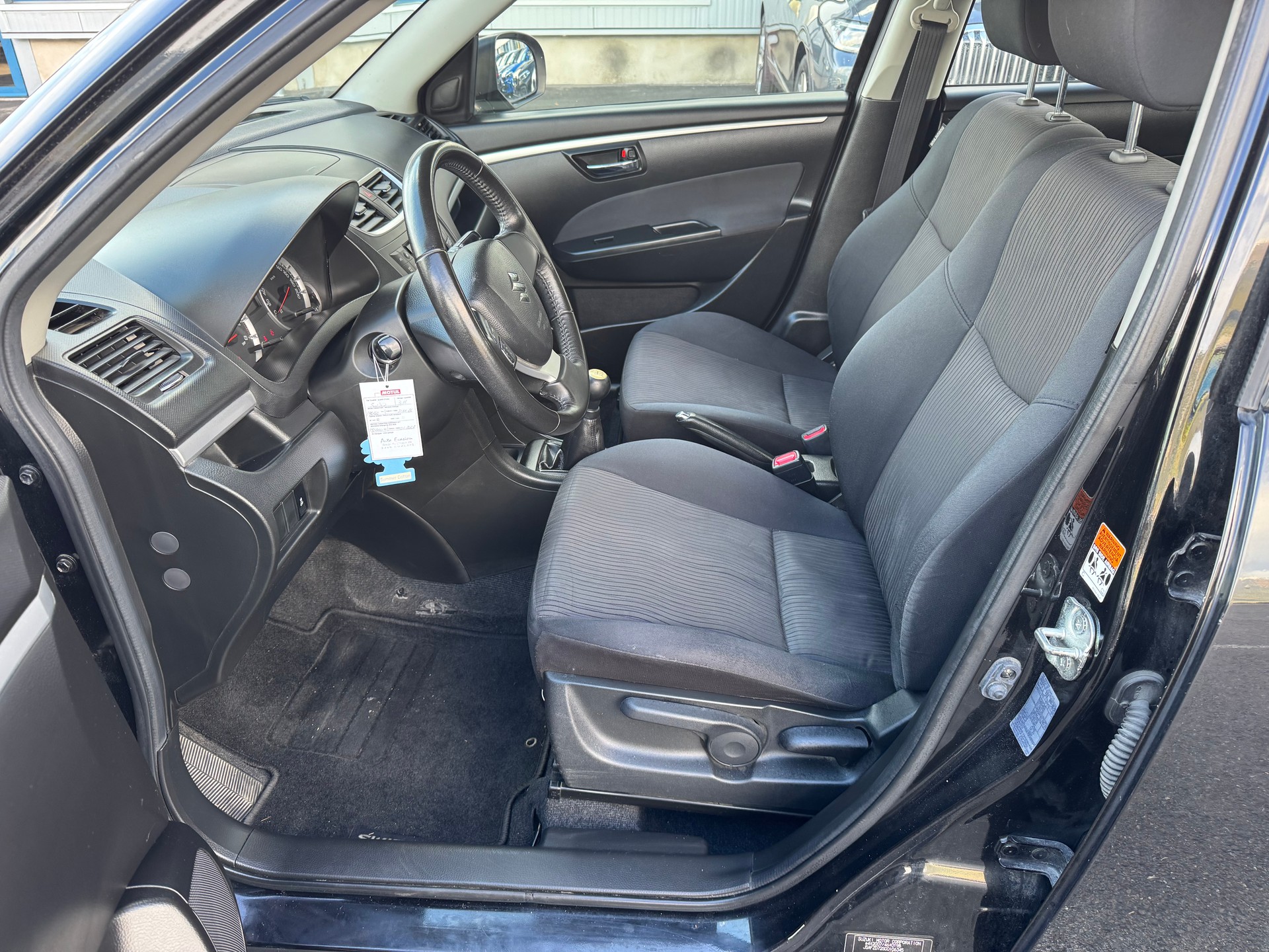 SUZUKI Swift 1.2i 16V GL Top 4x4-image-10