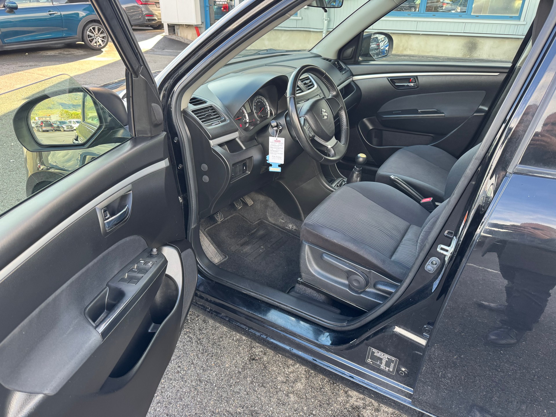 SUZUKI Swift 1.2i 16V GL Top 4x4-image-9