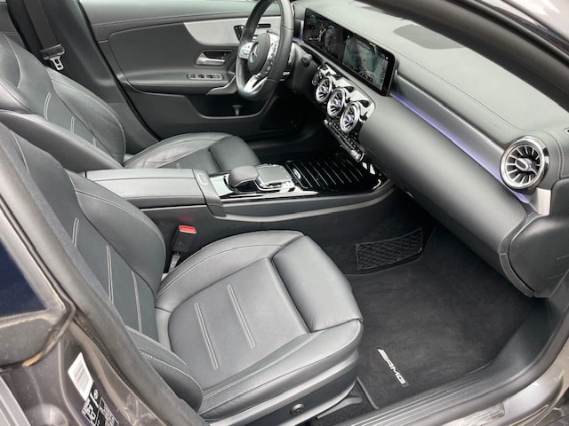 MERCEDES-BENZ CLA Shooting Brake 200 AMG Line 7G-DCT-image-11