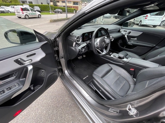 MERCEDES-BENZ CLA Shooting Brake 200 AMG Line 7G-DCT-image-7