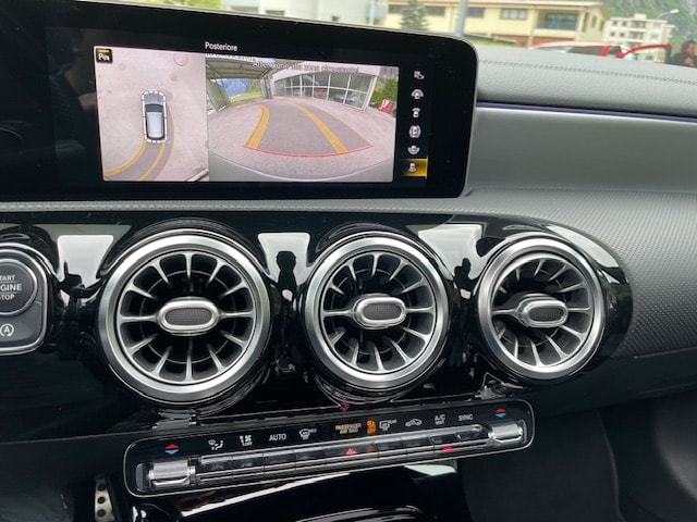 MERCEDES-BENZ CLA Shooting Brake 200 AMG Line 7G-DCT-image-10