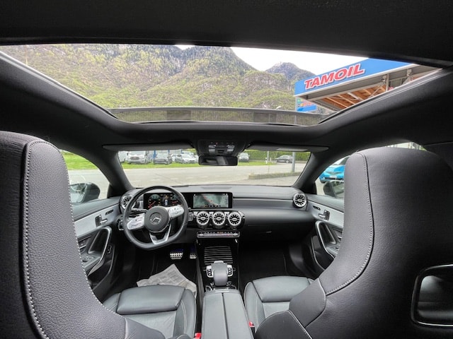 MERCEDES-BENZ CLA Shooting Brake 200 AMG Line 7G-DCT-image-9