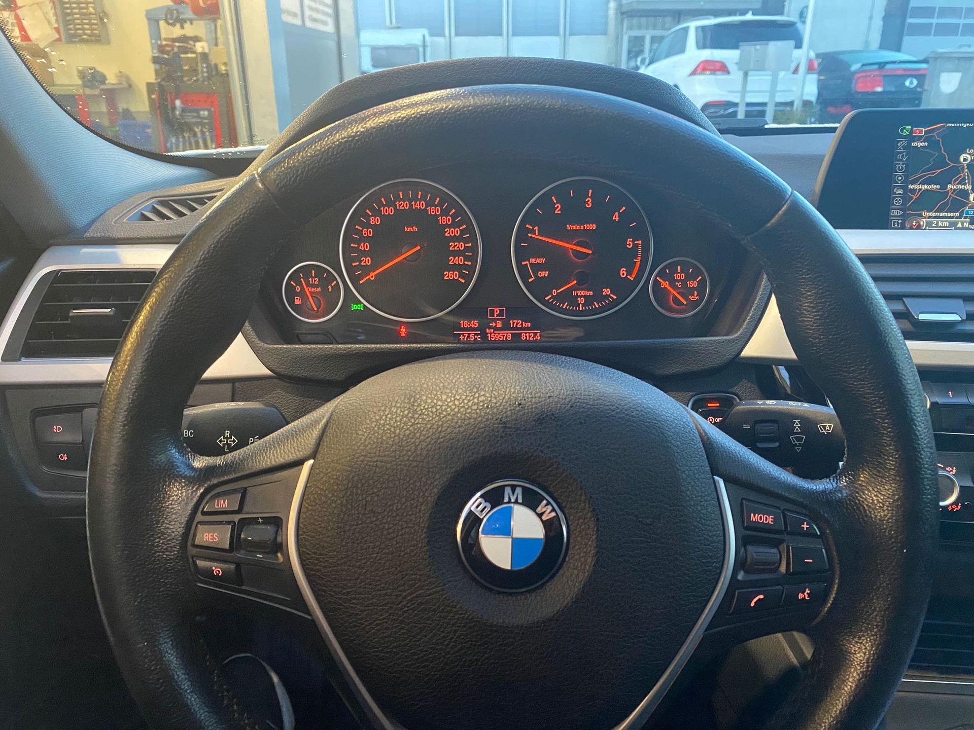 BMW 320d xDrive Touring Steptronic-image-12
