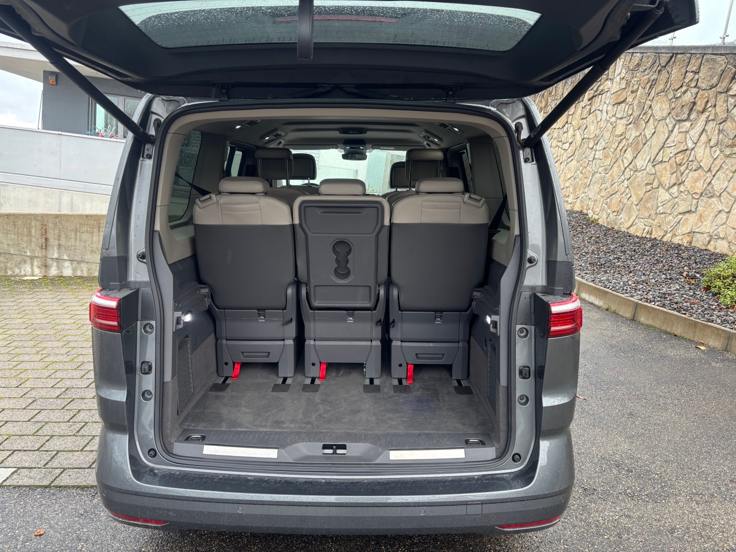 VW MULTIVAN Multivan 1.4 eHybrid Style Liberty DSG Lang-image-8