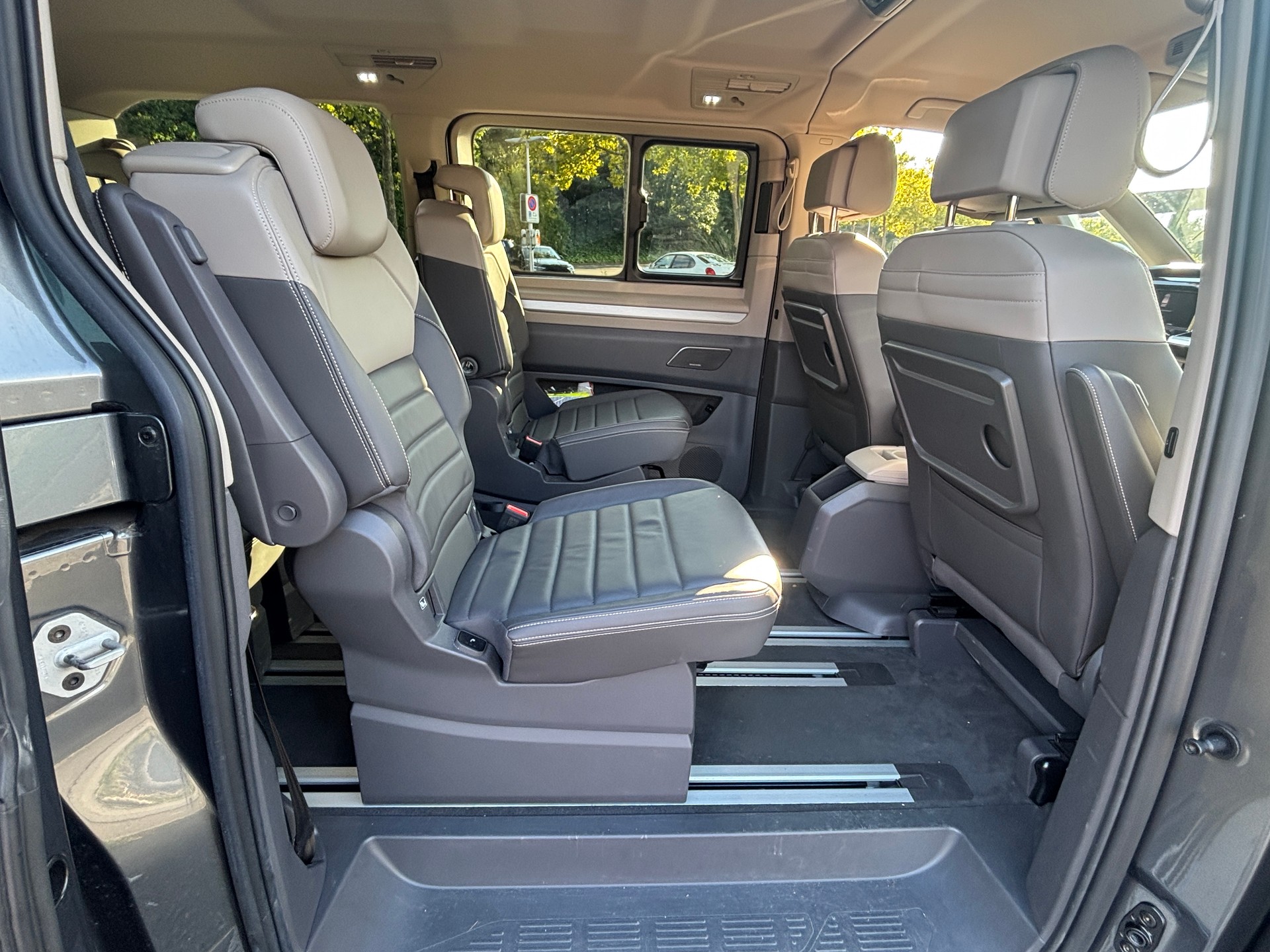 VW MULTIVAN Multivan 1.4 eHybrid Style Liberty DSG Lang-image-12