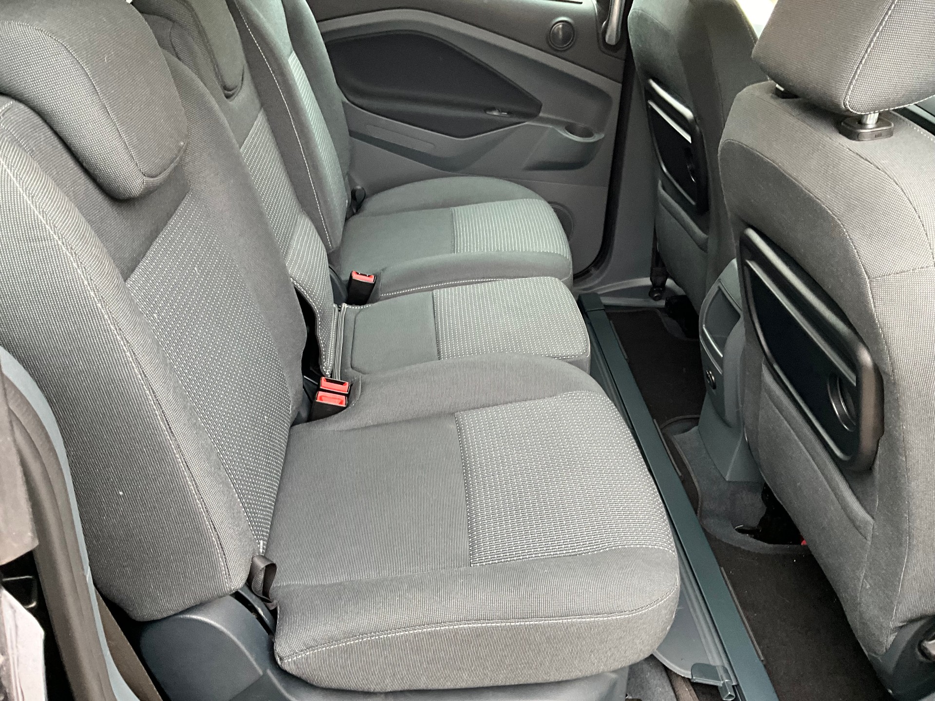 FORD Grand C-Max 1.6 SCTi Family-Edition-image-6
