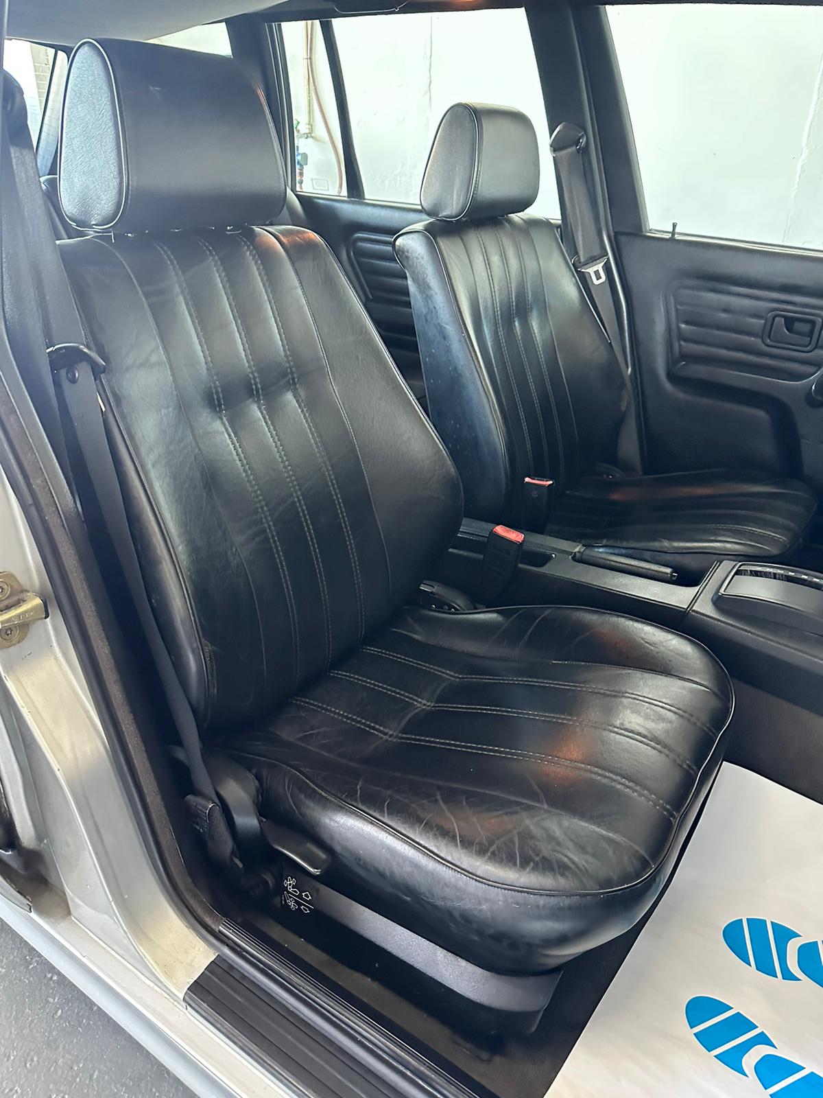 BMW 320i A Touring-image-16