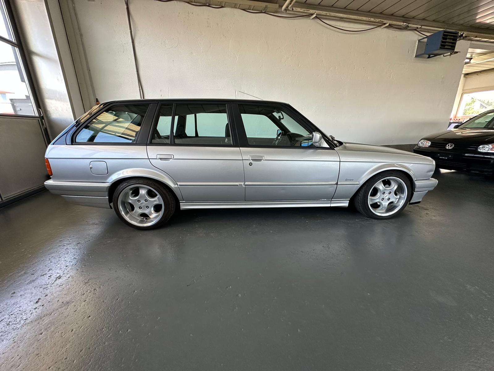 BMW 320i A Touring-image-5