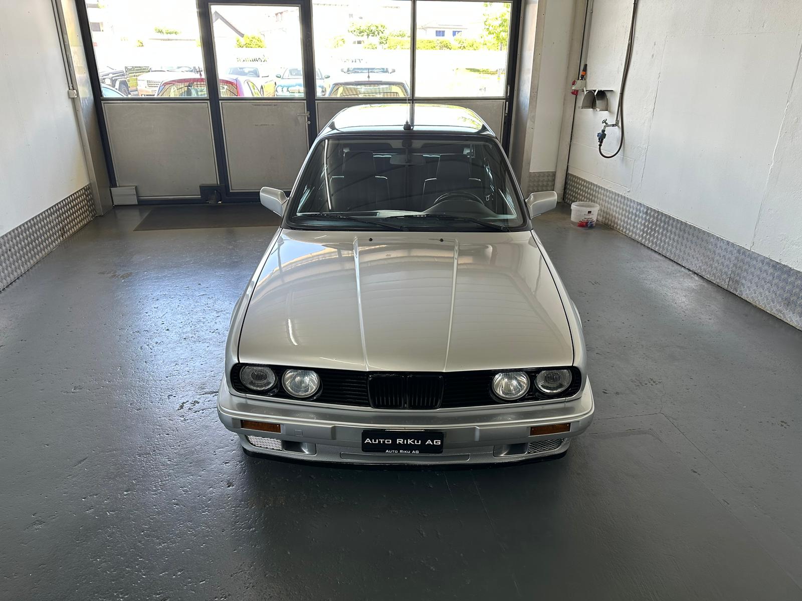BMW 320i A Touring-image-2