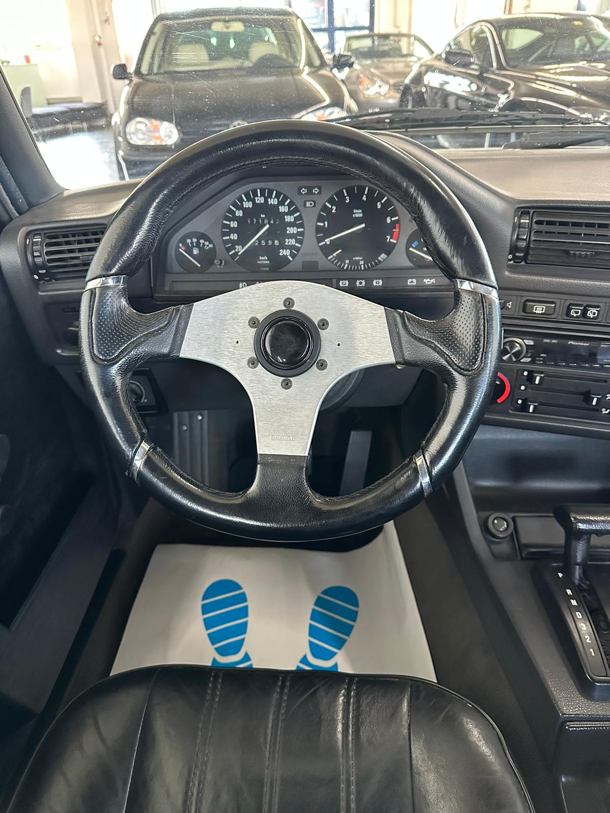 BMW 320i A Touring-image-14