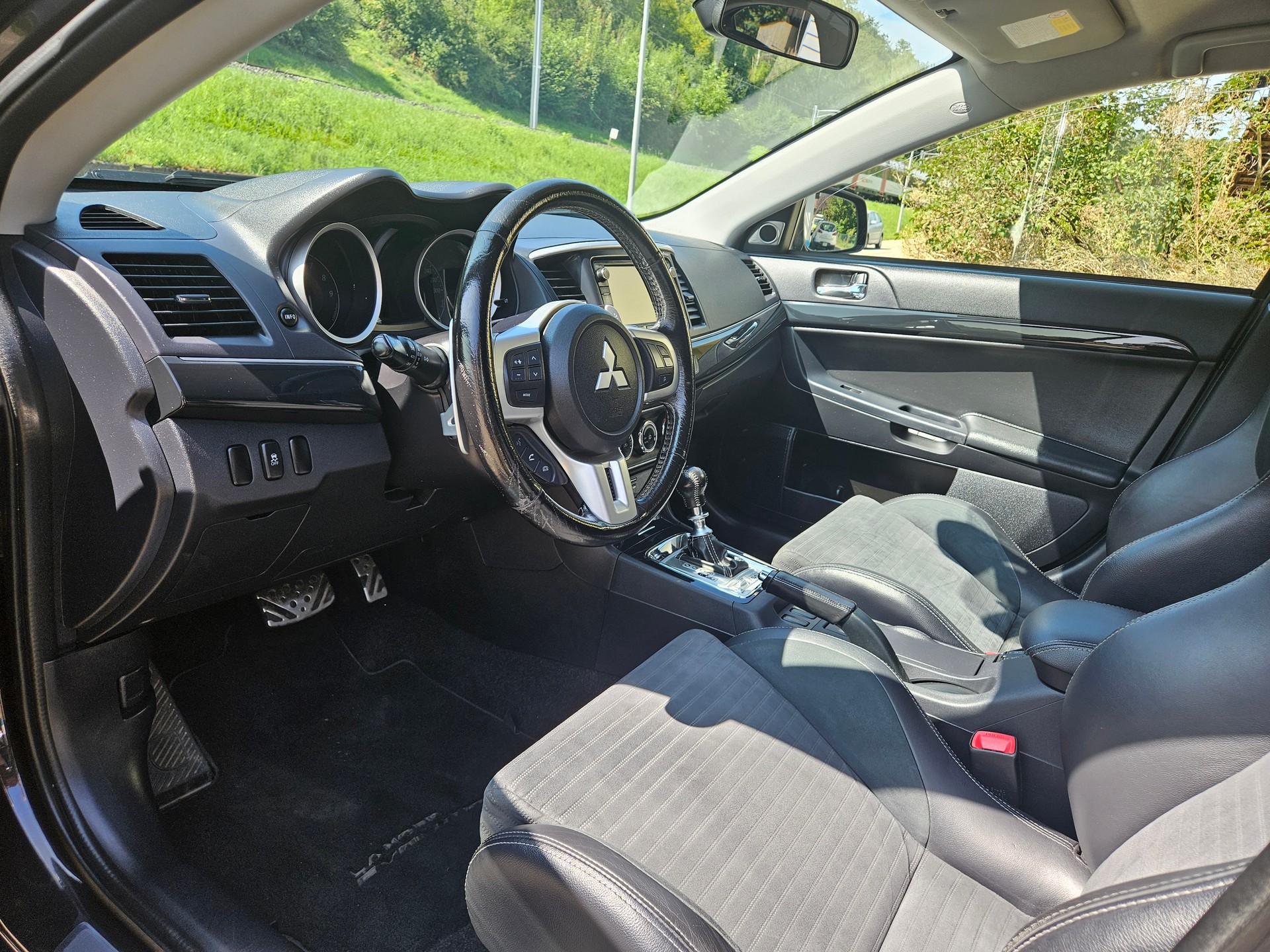 MITSUBISHI Lencer Evo X-image-1