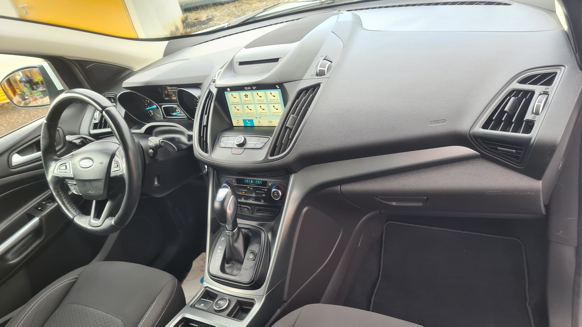 FORD Kuga 1.5 SCTi Business 4WD Automatic-image-8