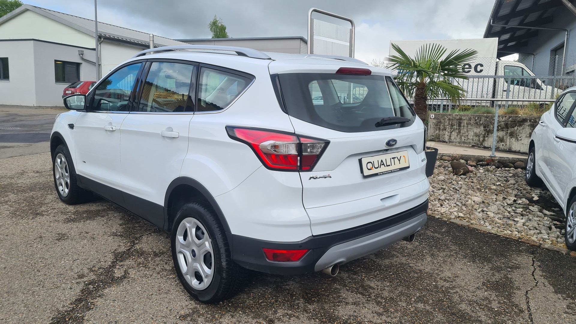 FORD Kuga 1.5 SCTi Business 4WD Automatic-image-12
