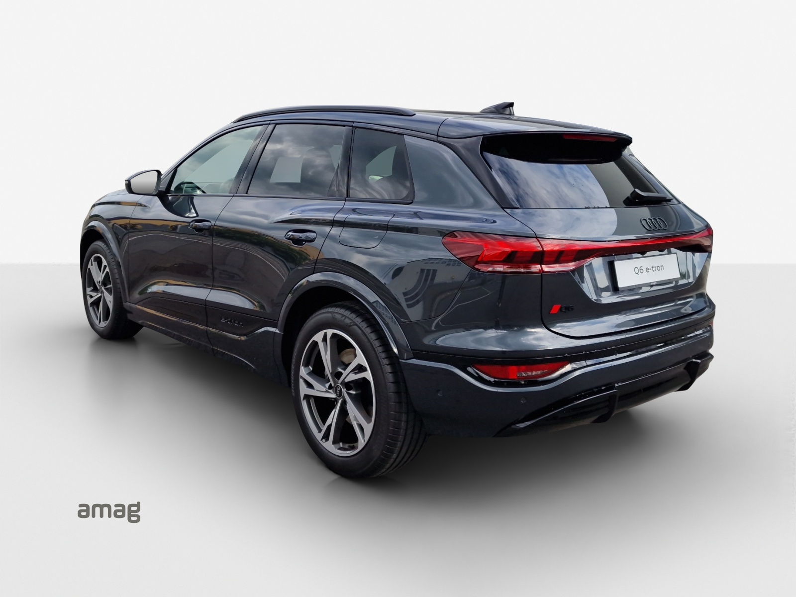 AUDI Q6 e-tron quattro-image-2