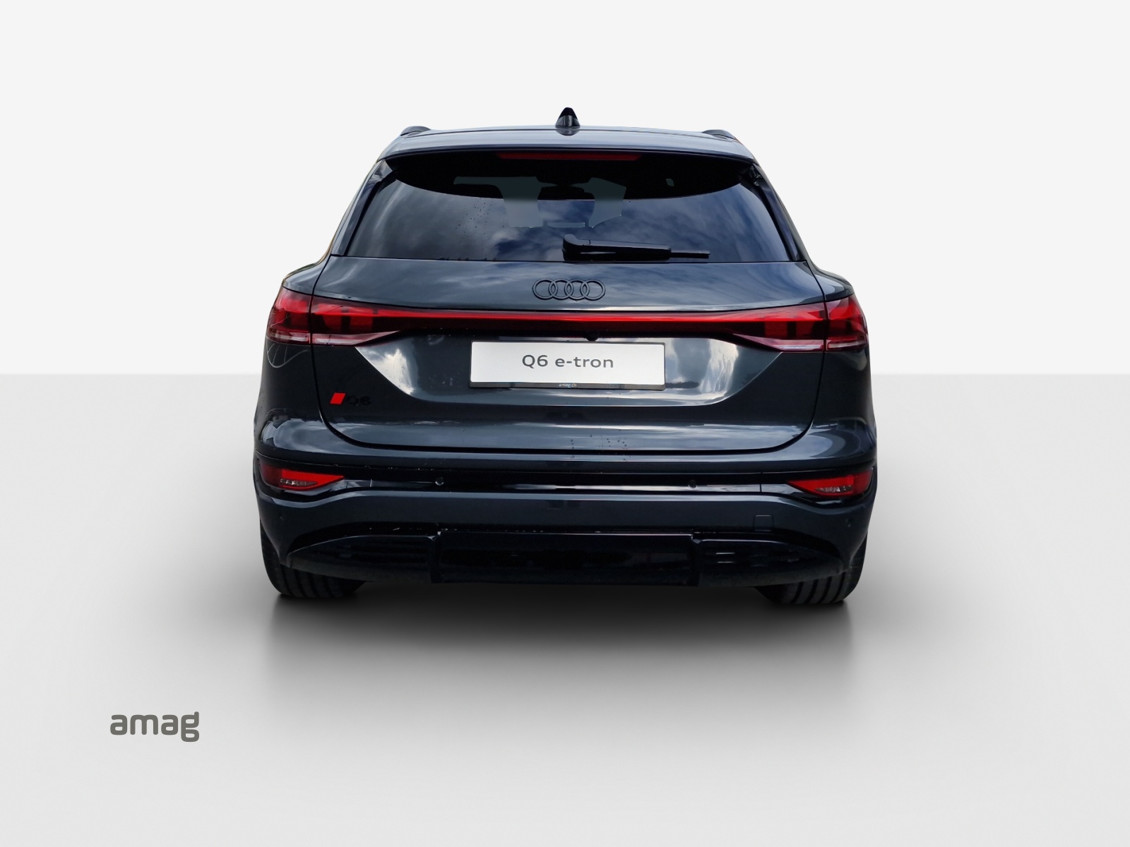 AUDI Q6 e-tron quattro-image-3