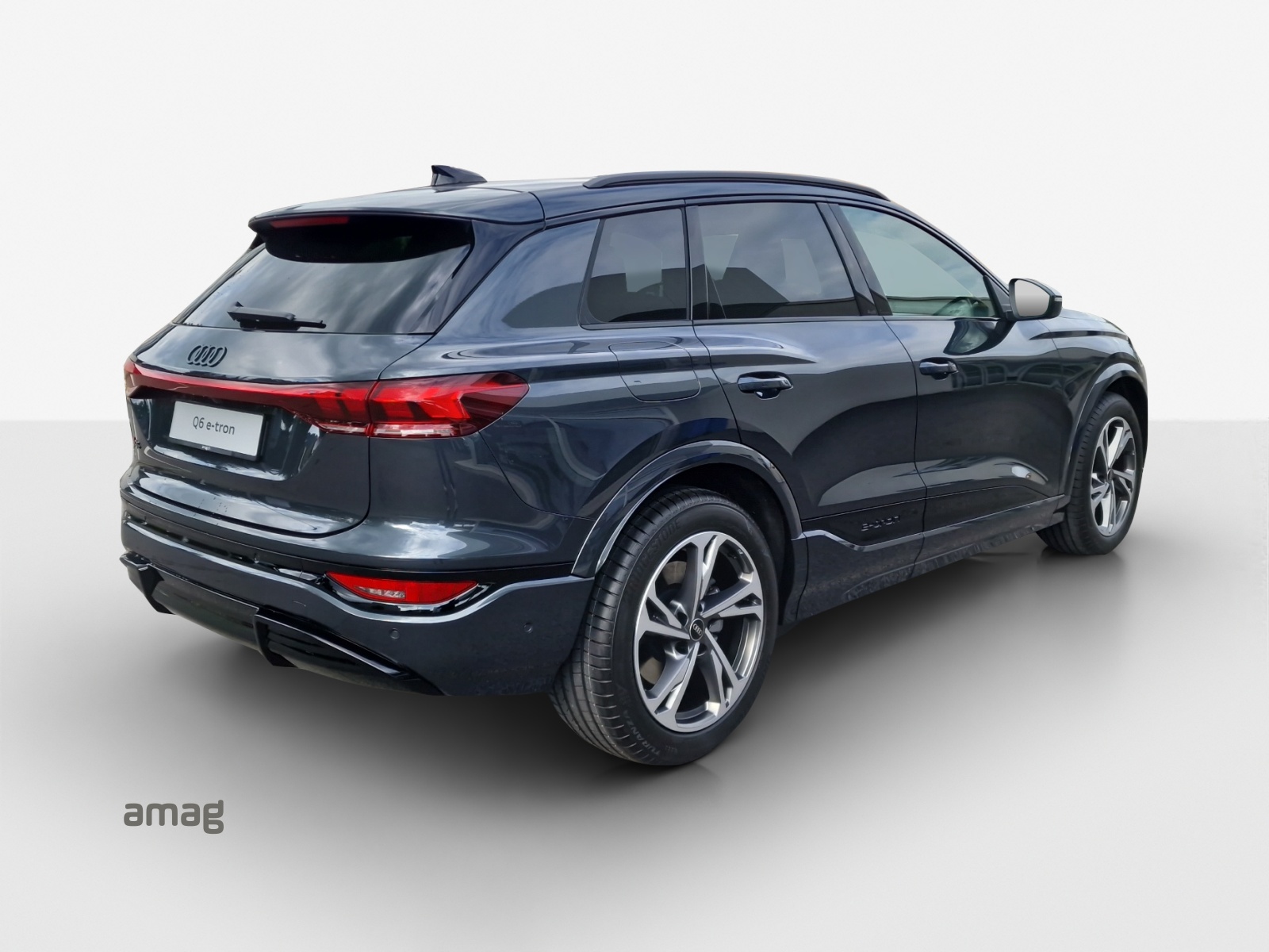 AUDI Q6 e-tron quattro-image-4