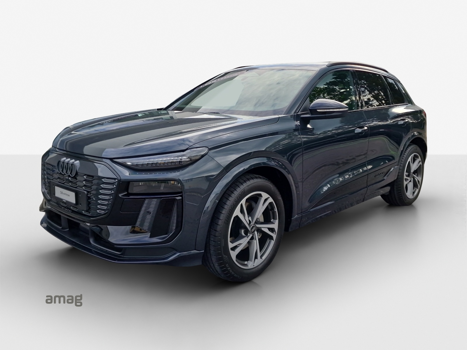 AUDI Q6 e-tron quattro-image-0