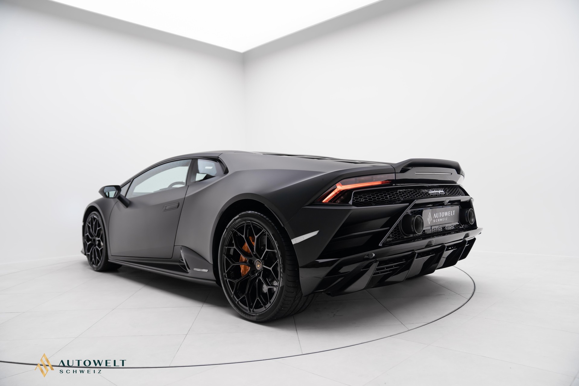 LAMBORGHINI Huracan EVO Coupé DCT-image-2