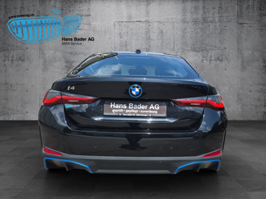 BMW i4 eDrive 40-showroom-element-3