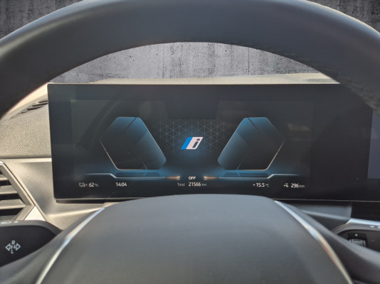 BMW i4 eDrive 40-image-9