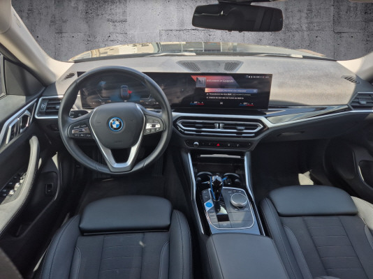 BMW i4 eDrive 40-image-7