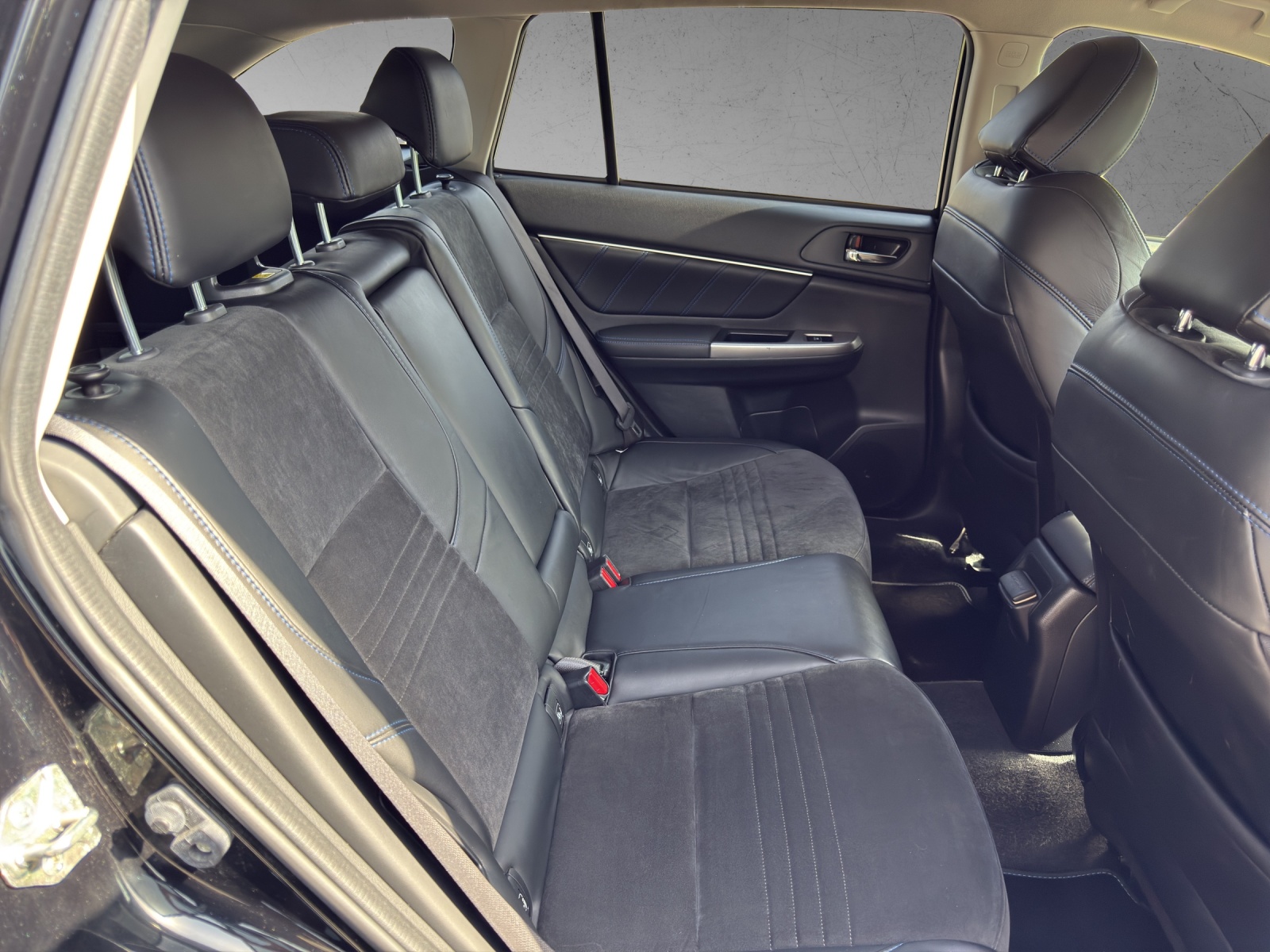 SUBARU Levorg 1.6DIT Luxury S AWD Lineartronic-image-11