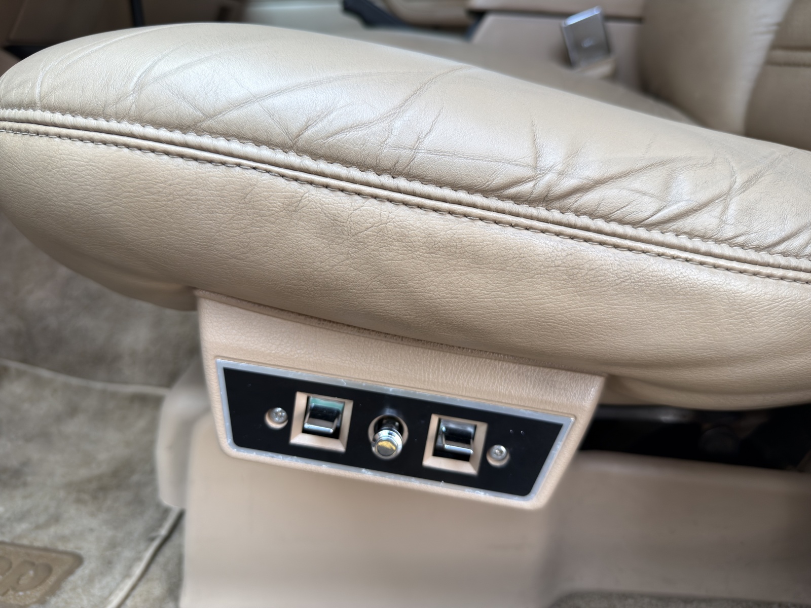 JEEP Cherokee 4.0 Country-image-8