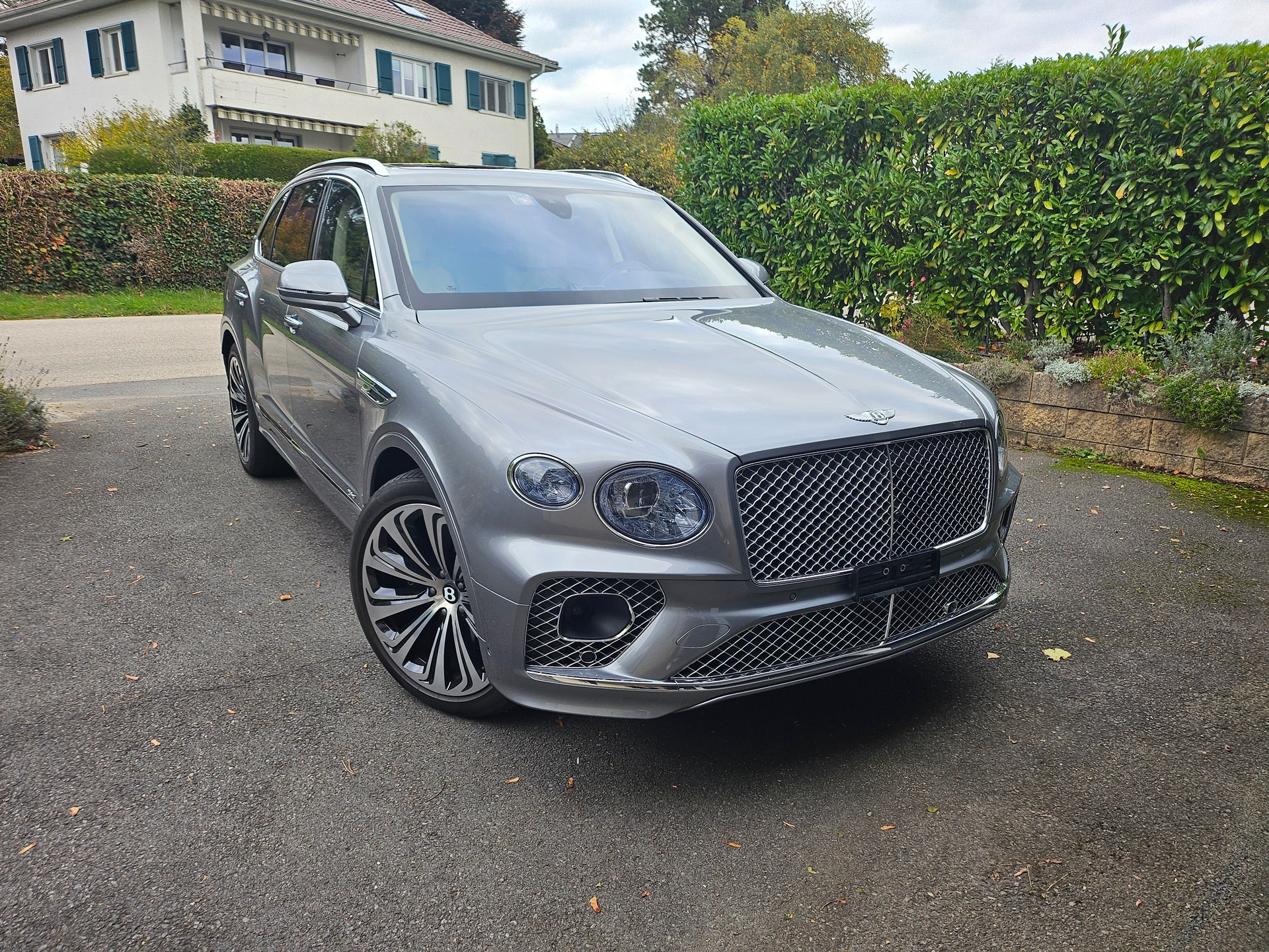 BENTLEY Bentayga V6 Hybrid First Edition-image-4