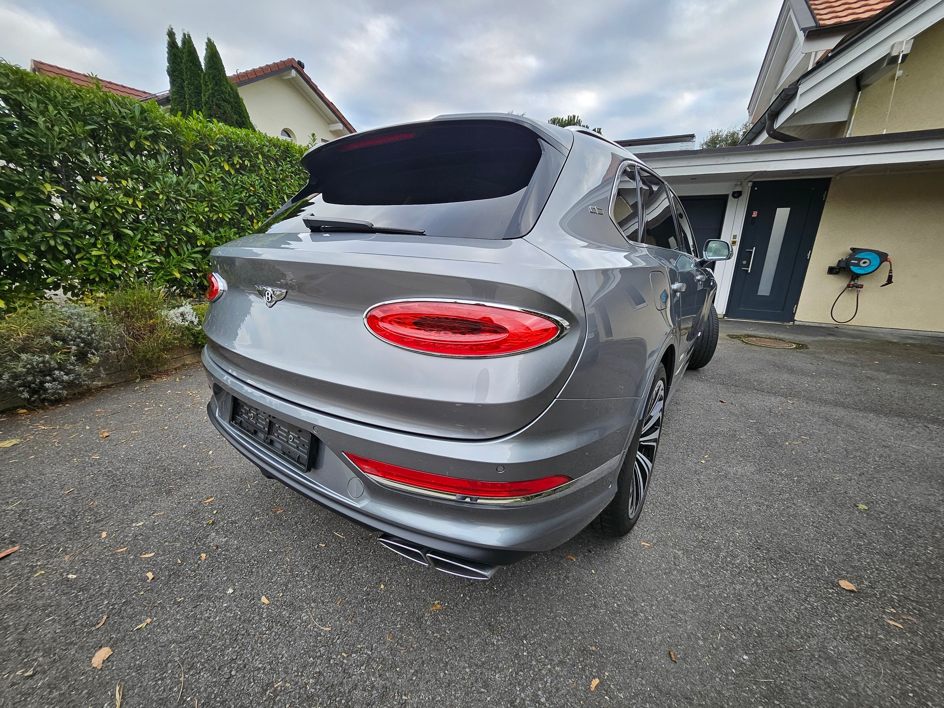 BENTLEY Bentayga V6 Hybrid First Edition-image-5